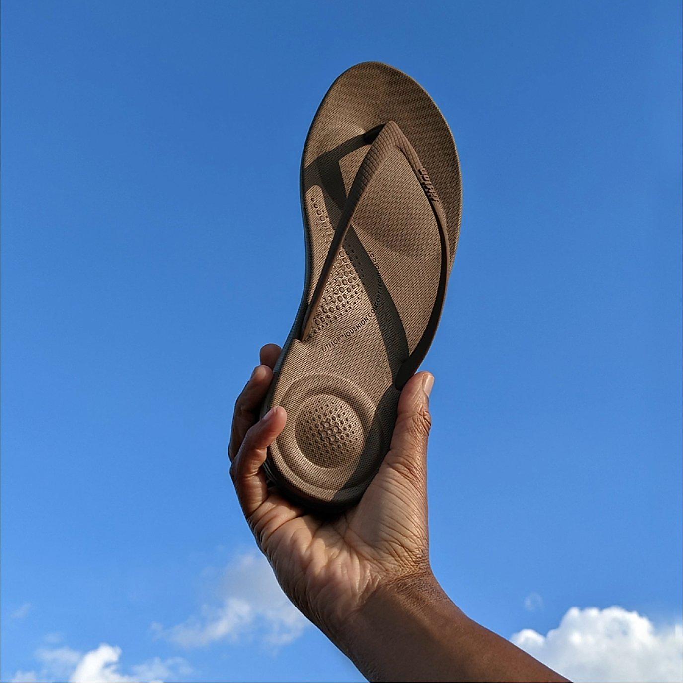 fitflop showcasing iqushion fitflop