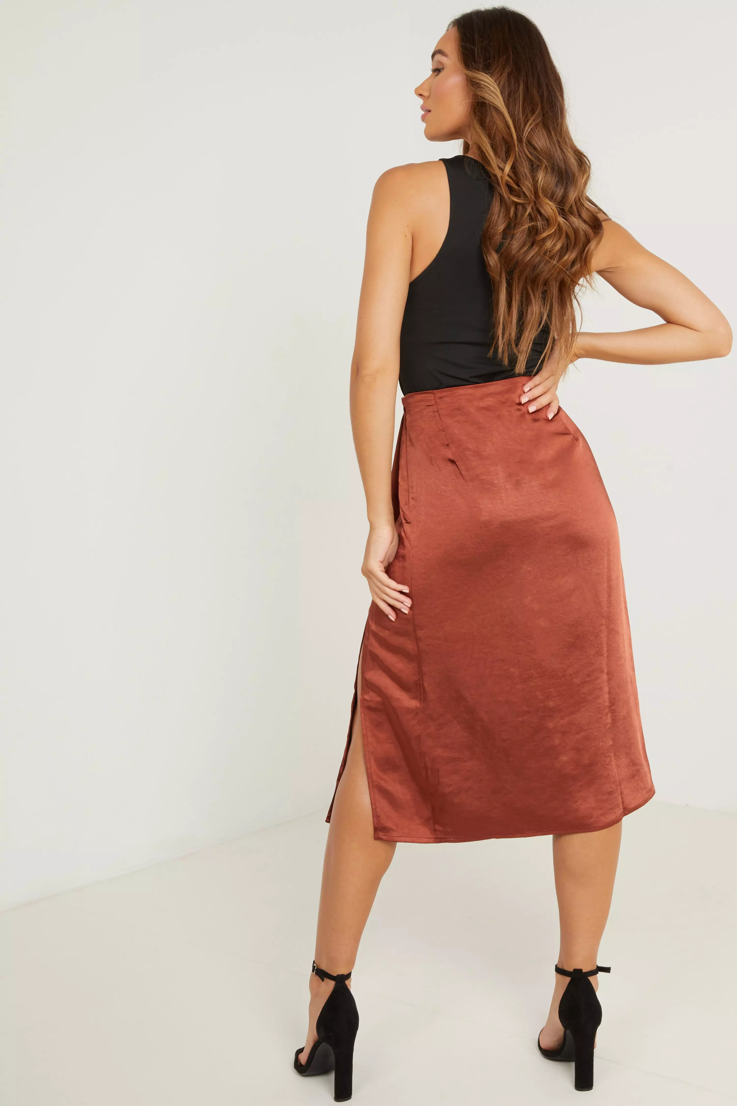 Rust skirt outlet