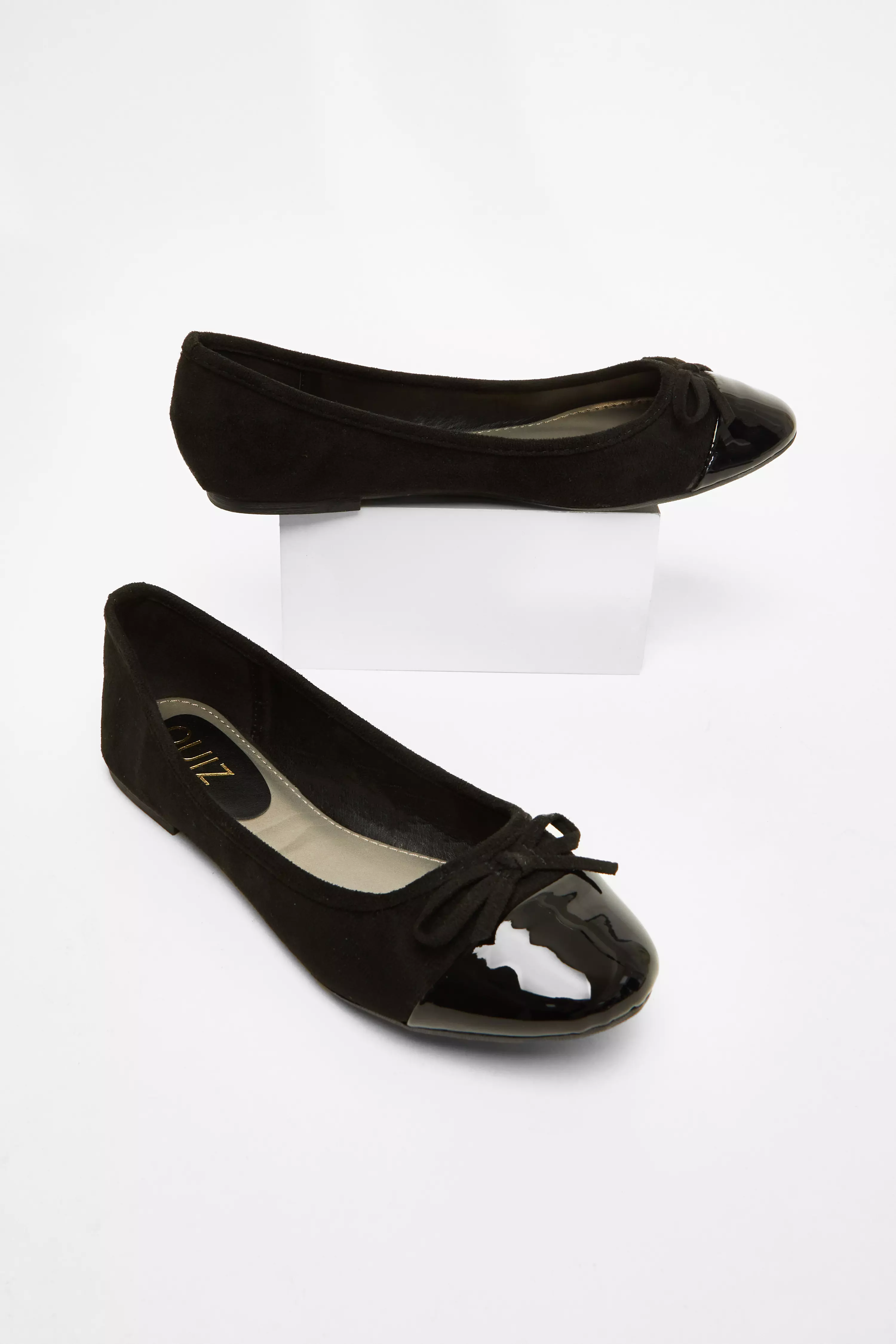 Black Flat Pumps