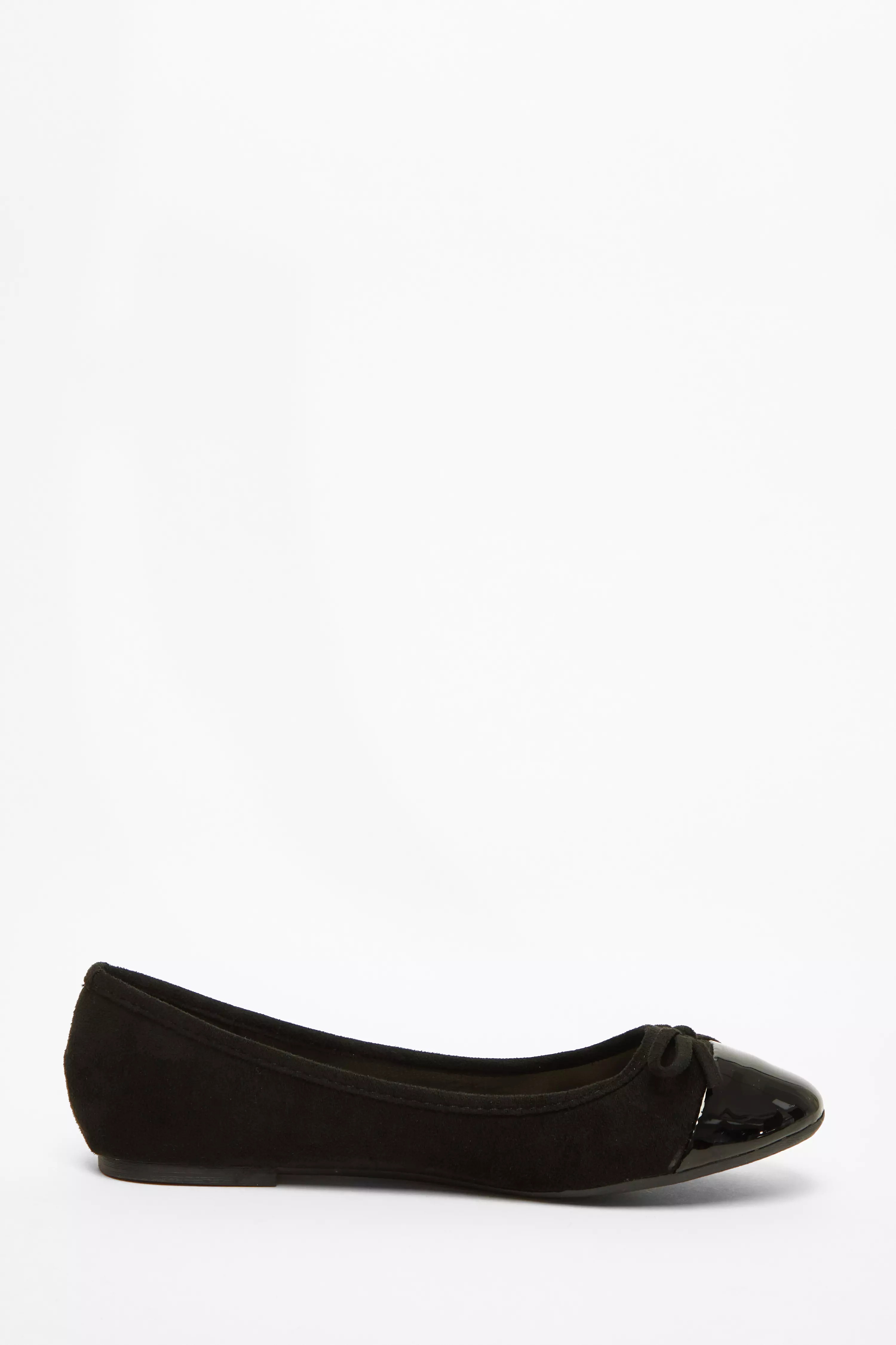 Black Flat Pumps