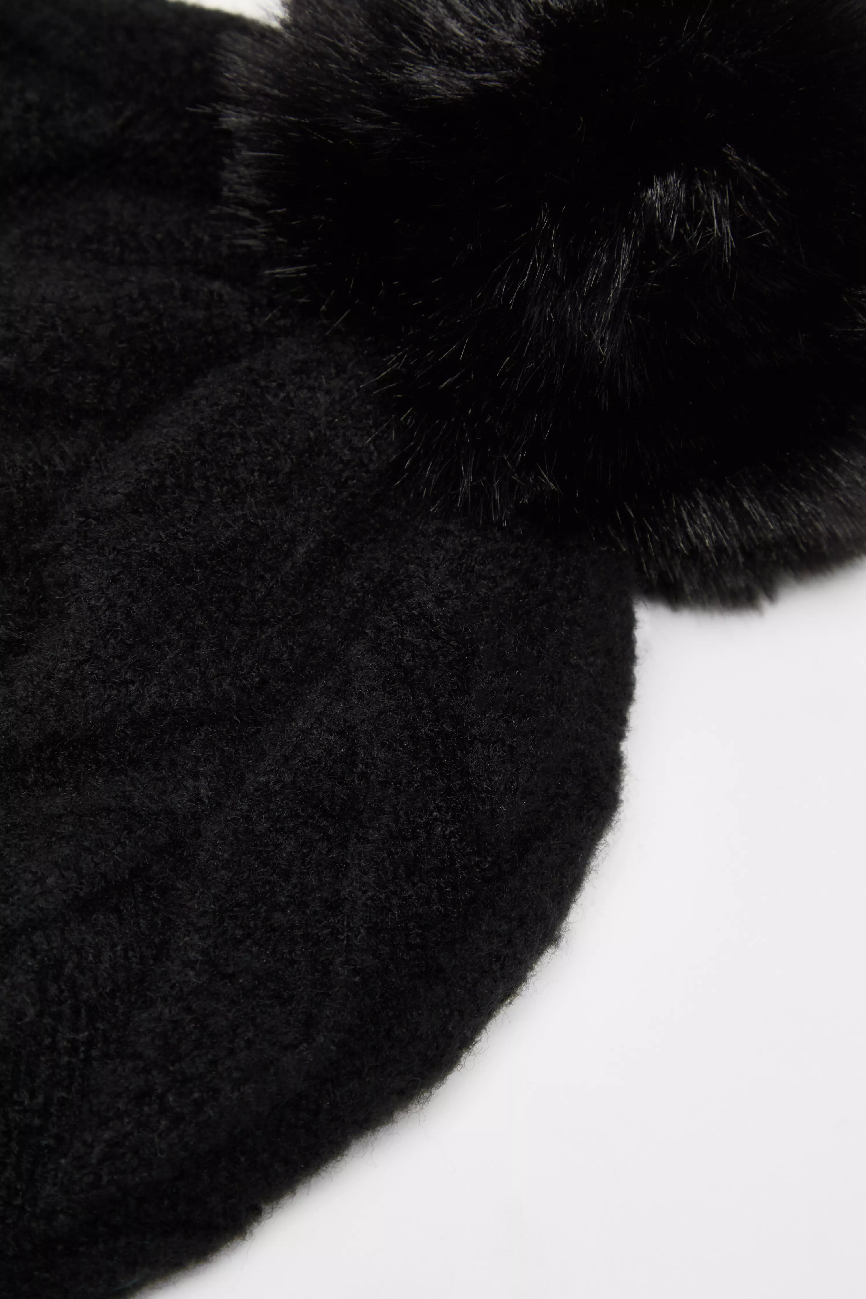 Black Pom Pom Knitted Hat 