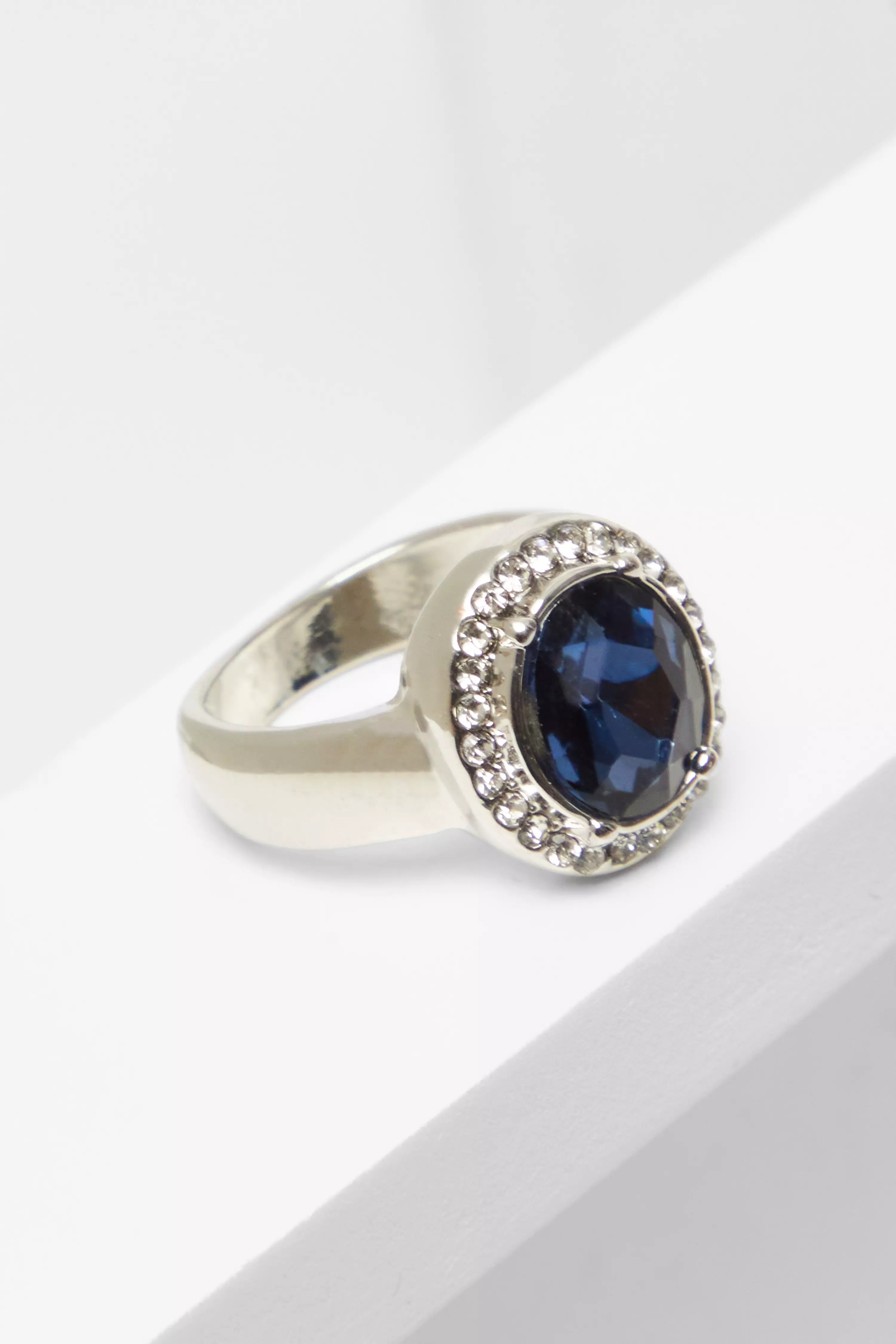 Navy Circle Jewel Ring