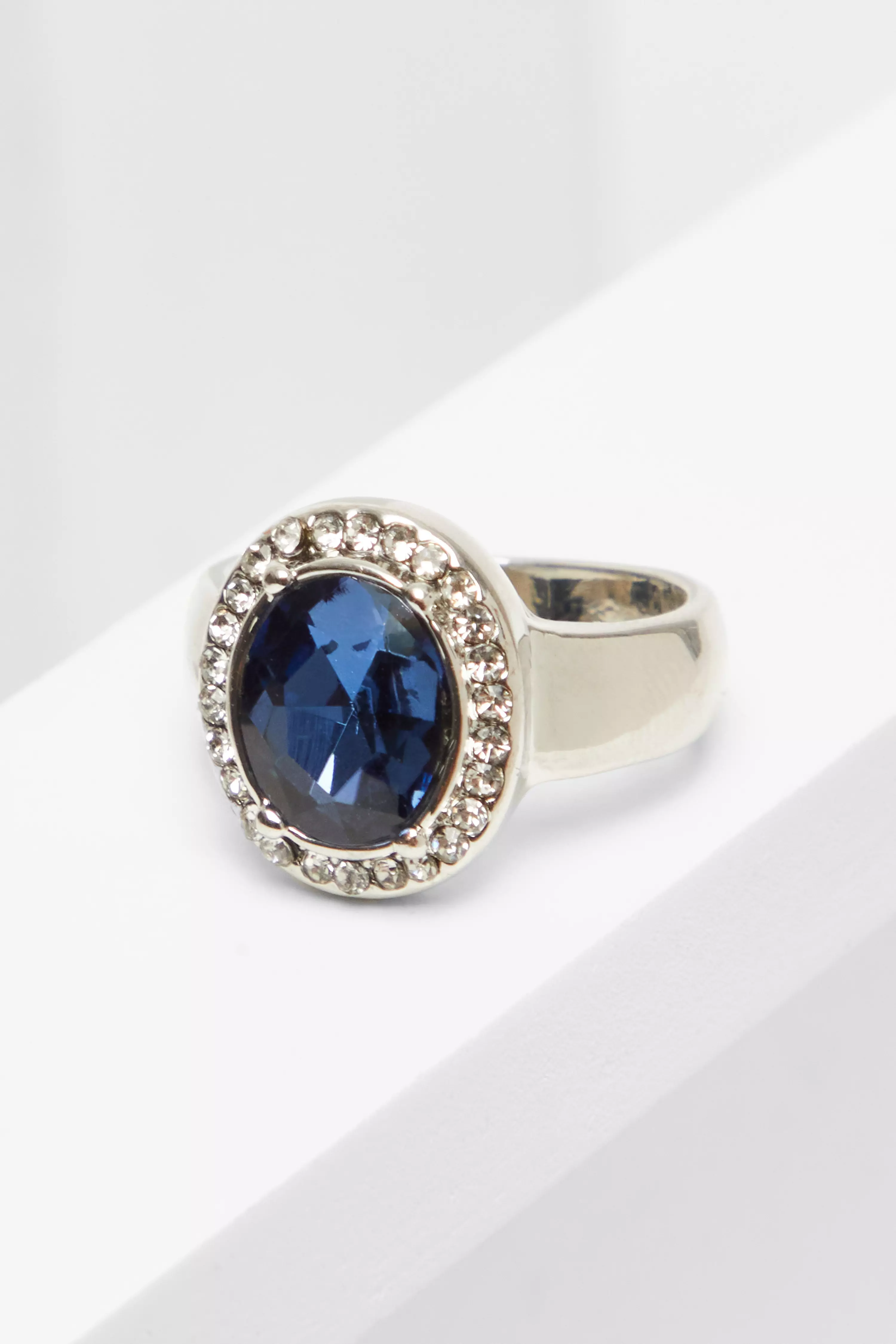 Navy Circle Jewel Ring