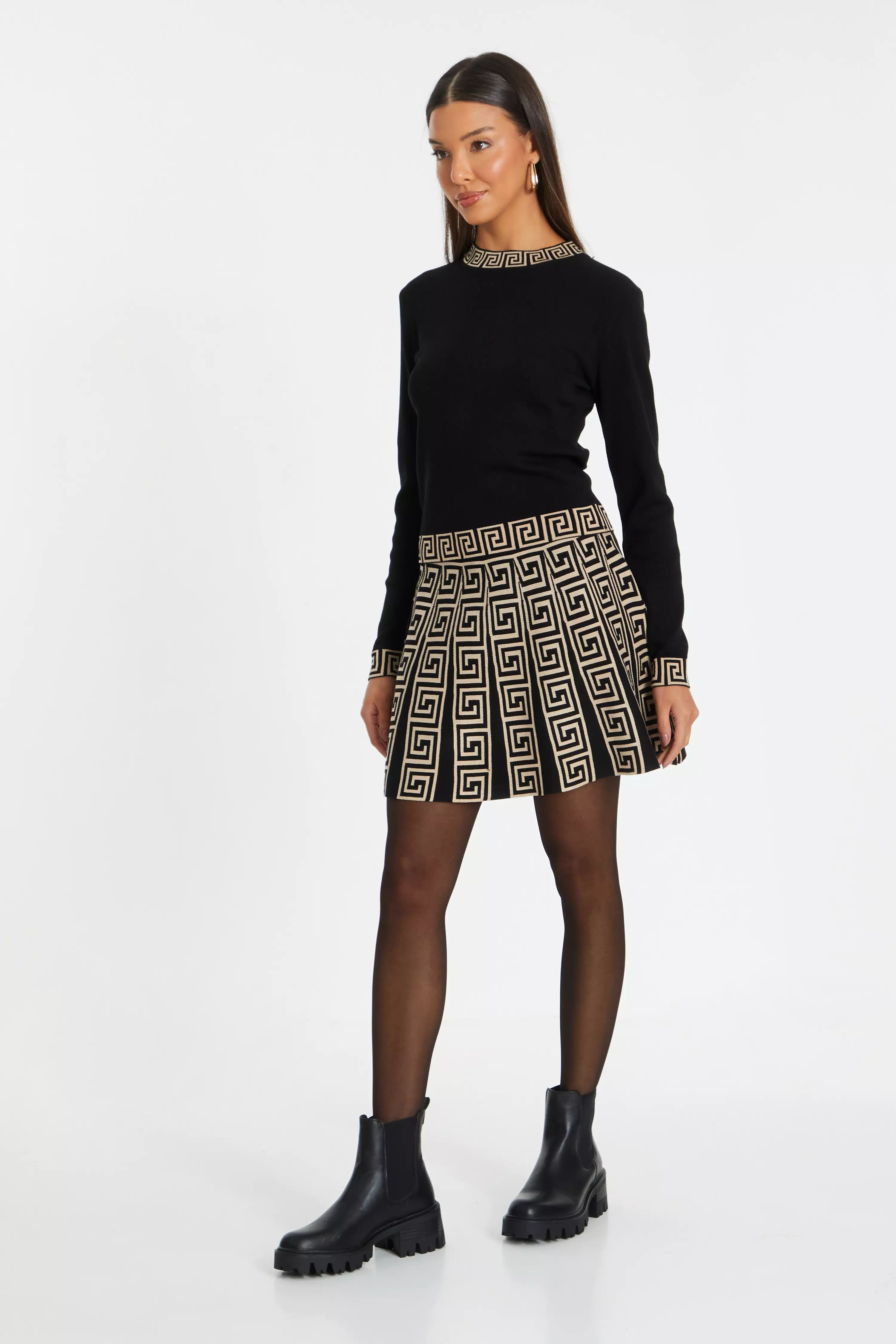 Black Knitted Geometric Mini Skirt