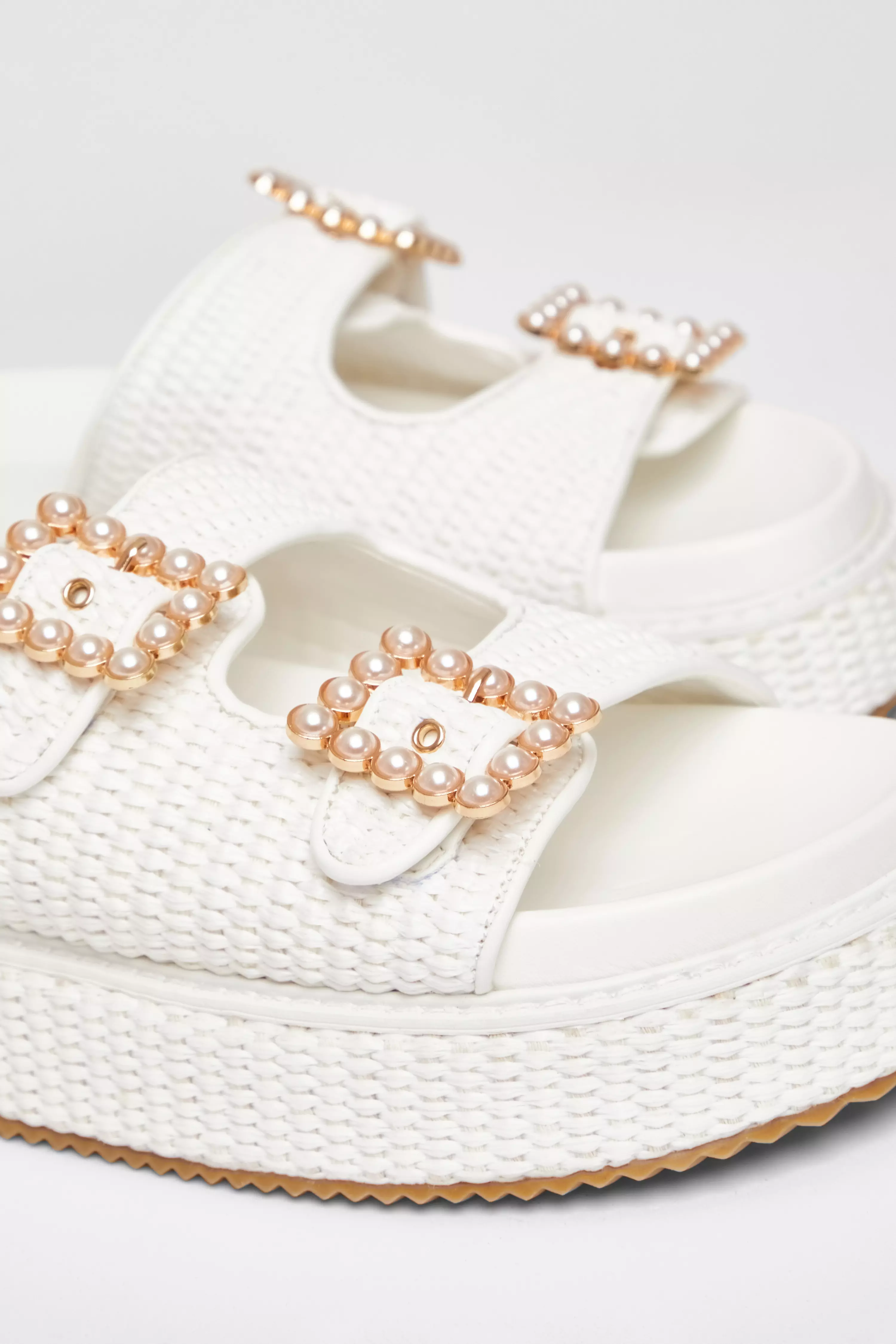 White Pearl Buckle Flatform