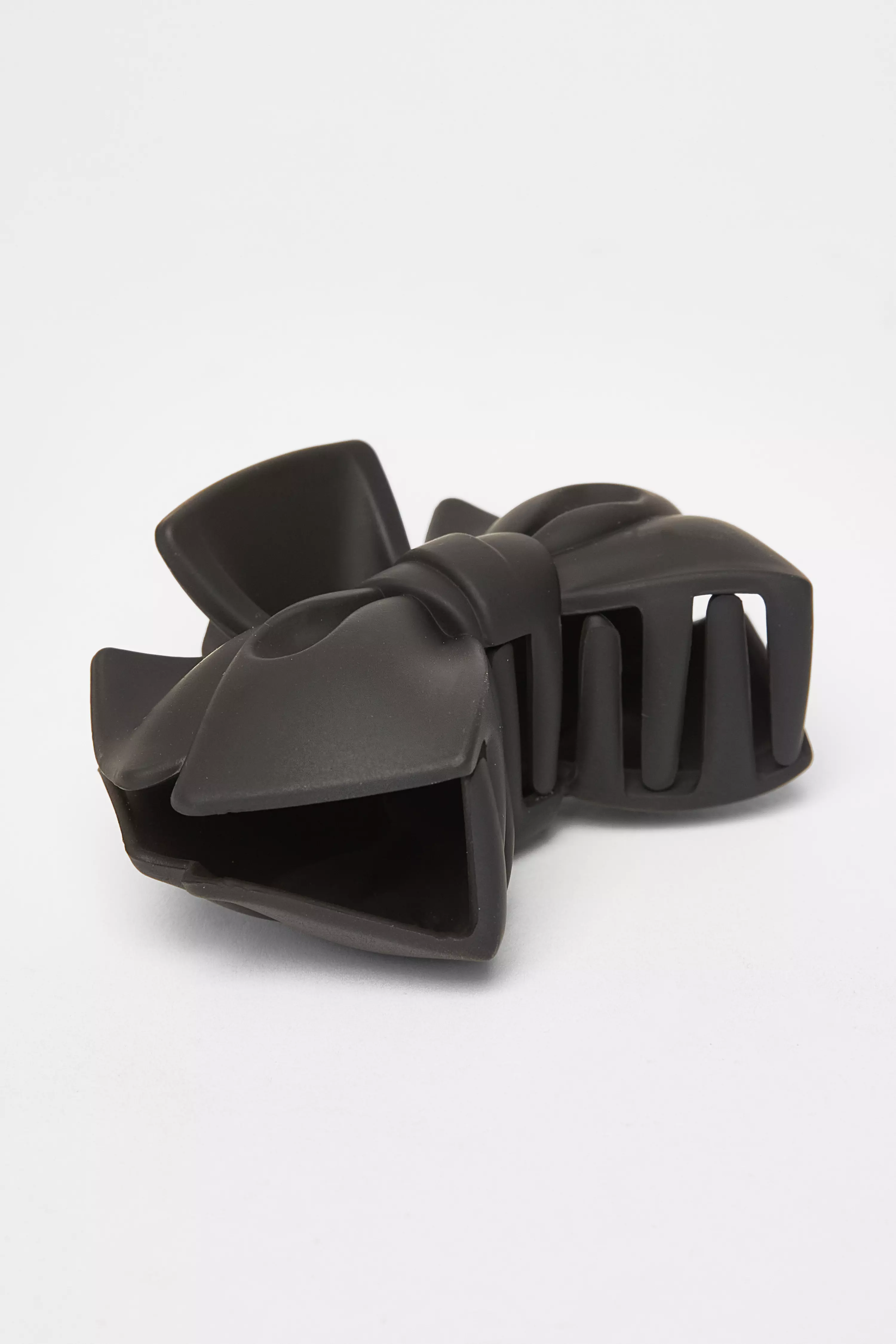 Black Bow Hair Claw