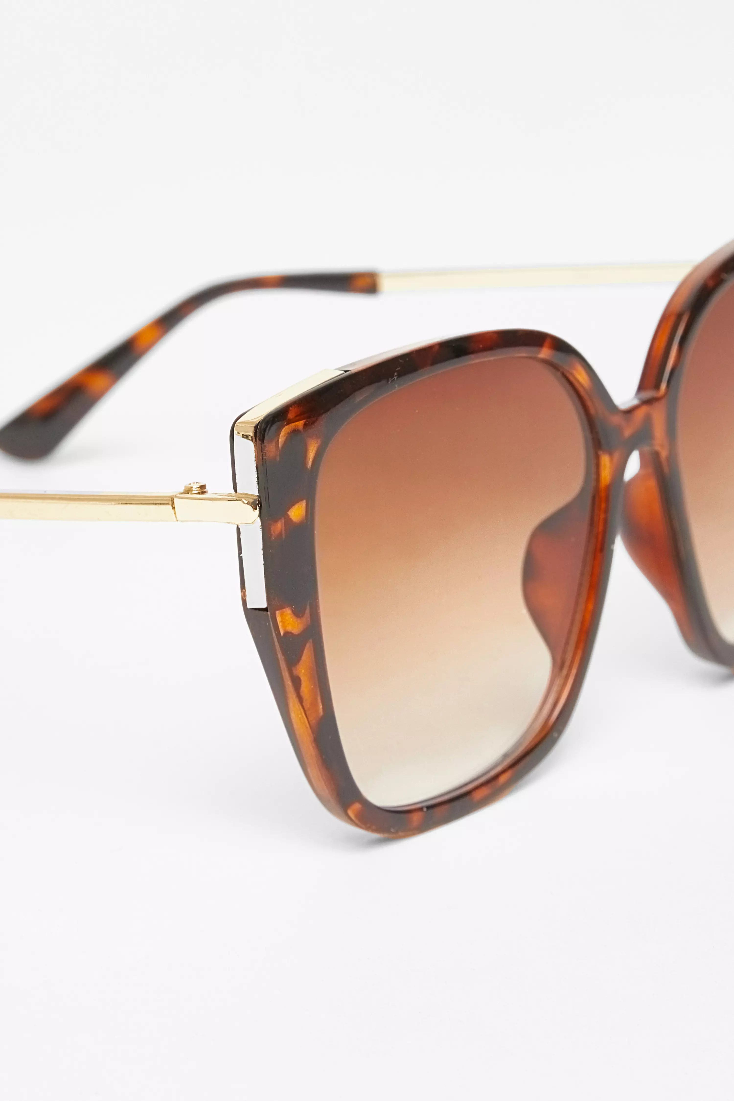 Brown Tortoiseshell Cat Eye Sunglasses