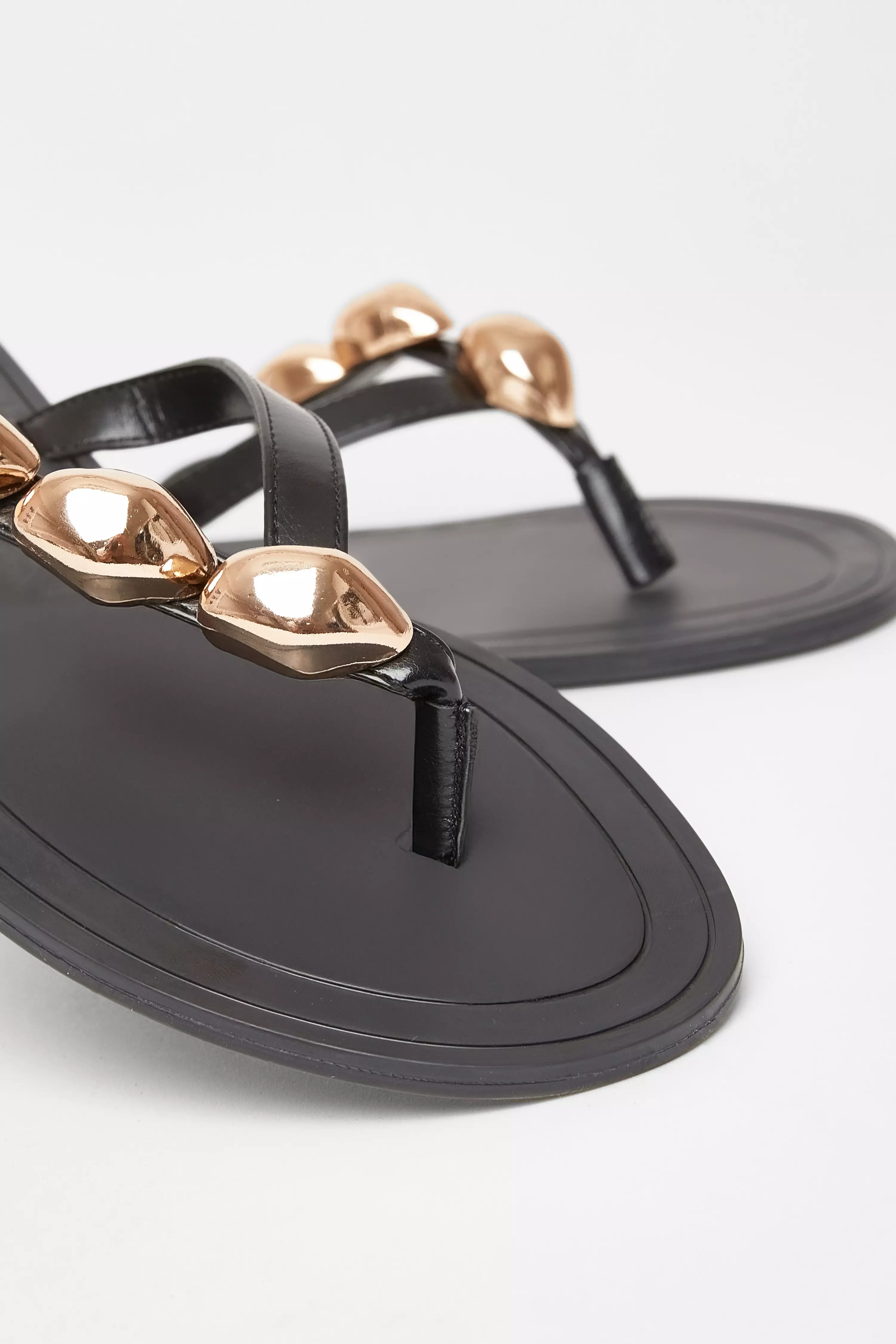 Black Toe Thong Flat Sandals