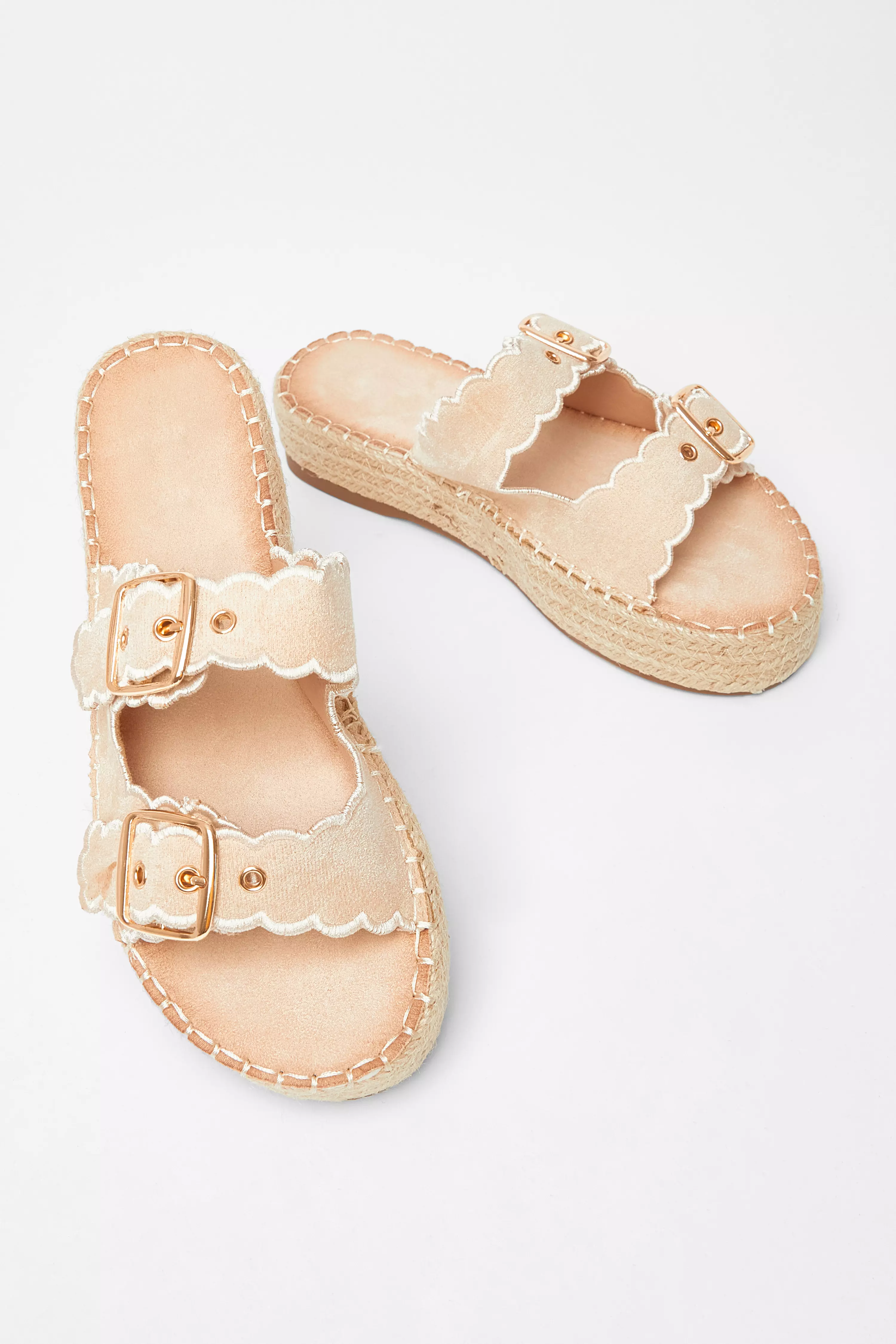Beige Scallop Flatform Sandals
