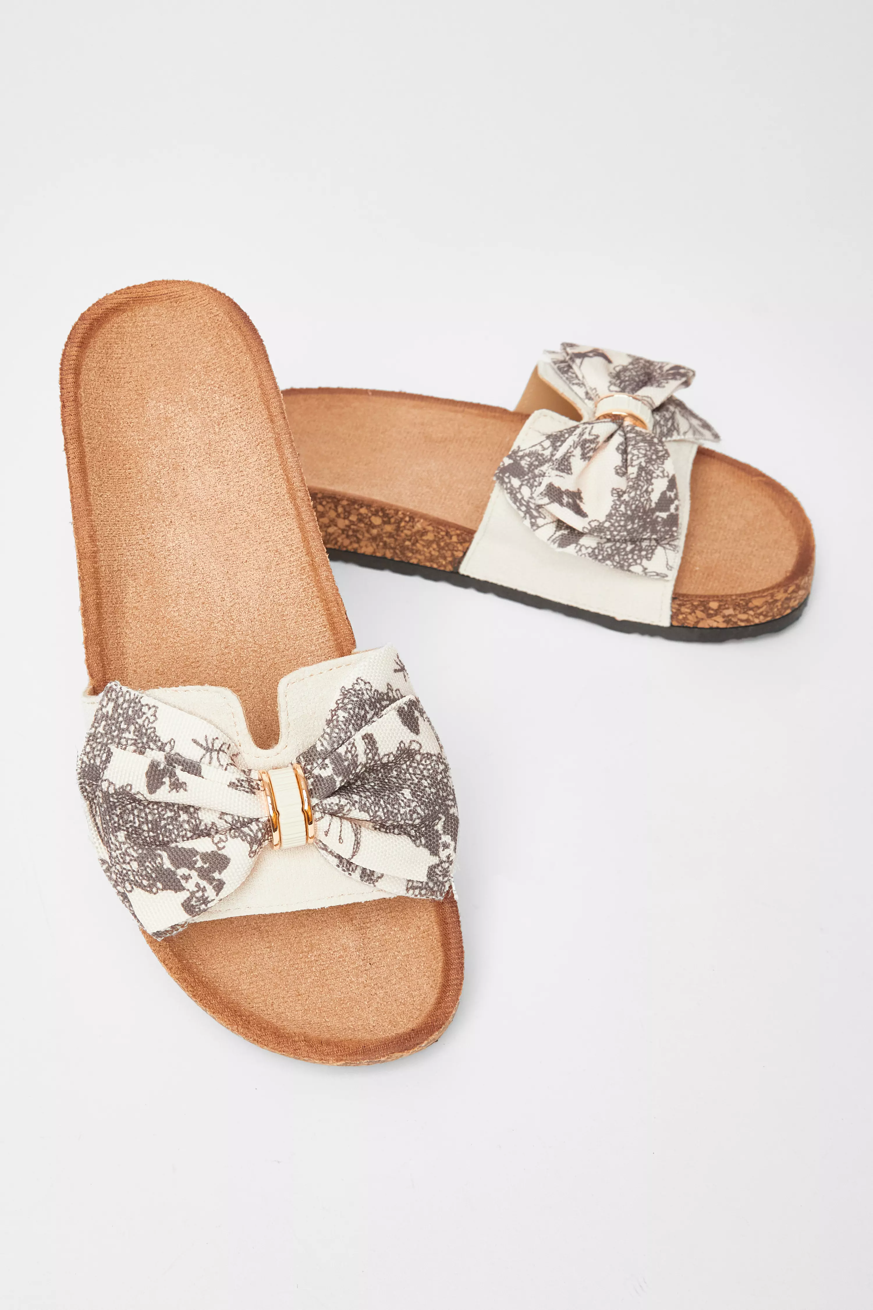 Natural Bow Flat Sandals