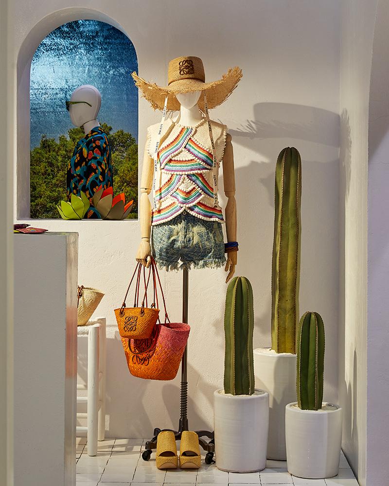 Fashion Window Displays, LOEWE - Paula's Ibiza 2020