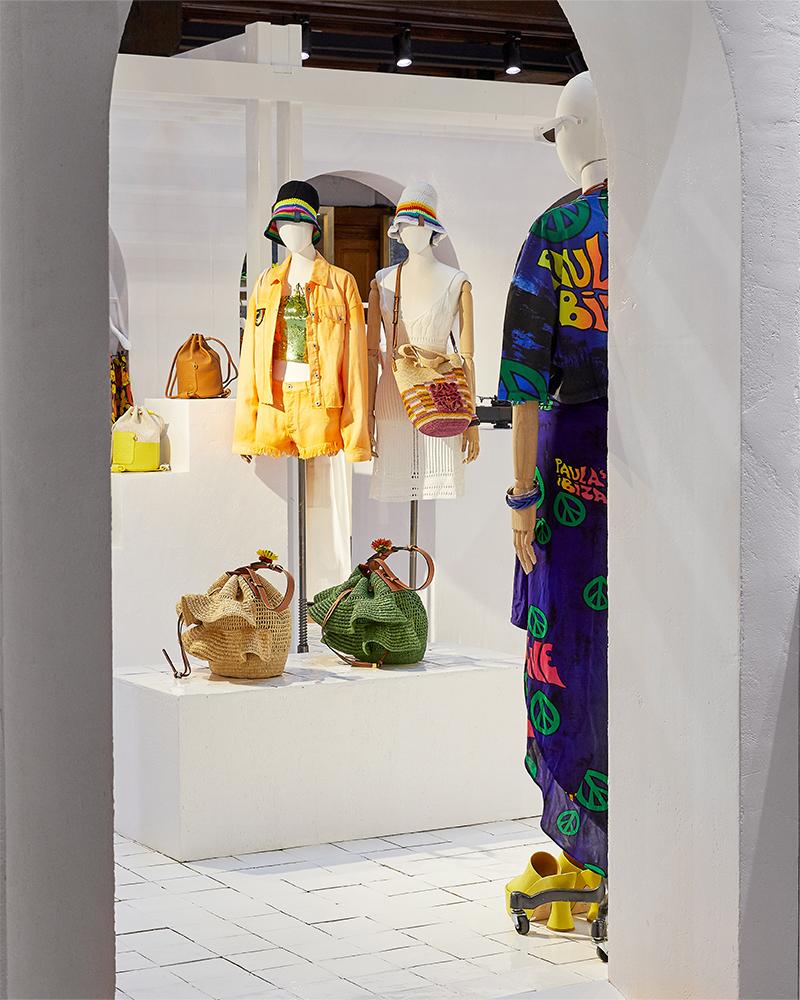 Fashion Window Displays, LOEWE - Paula's Ibiza 2020