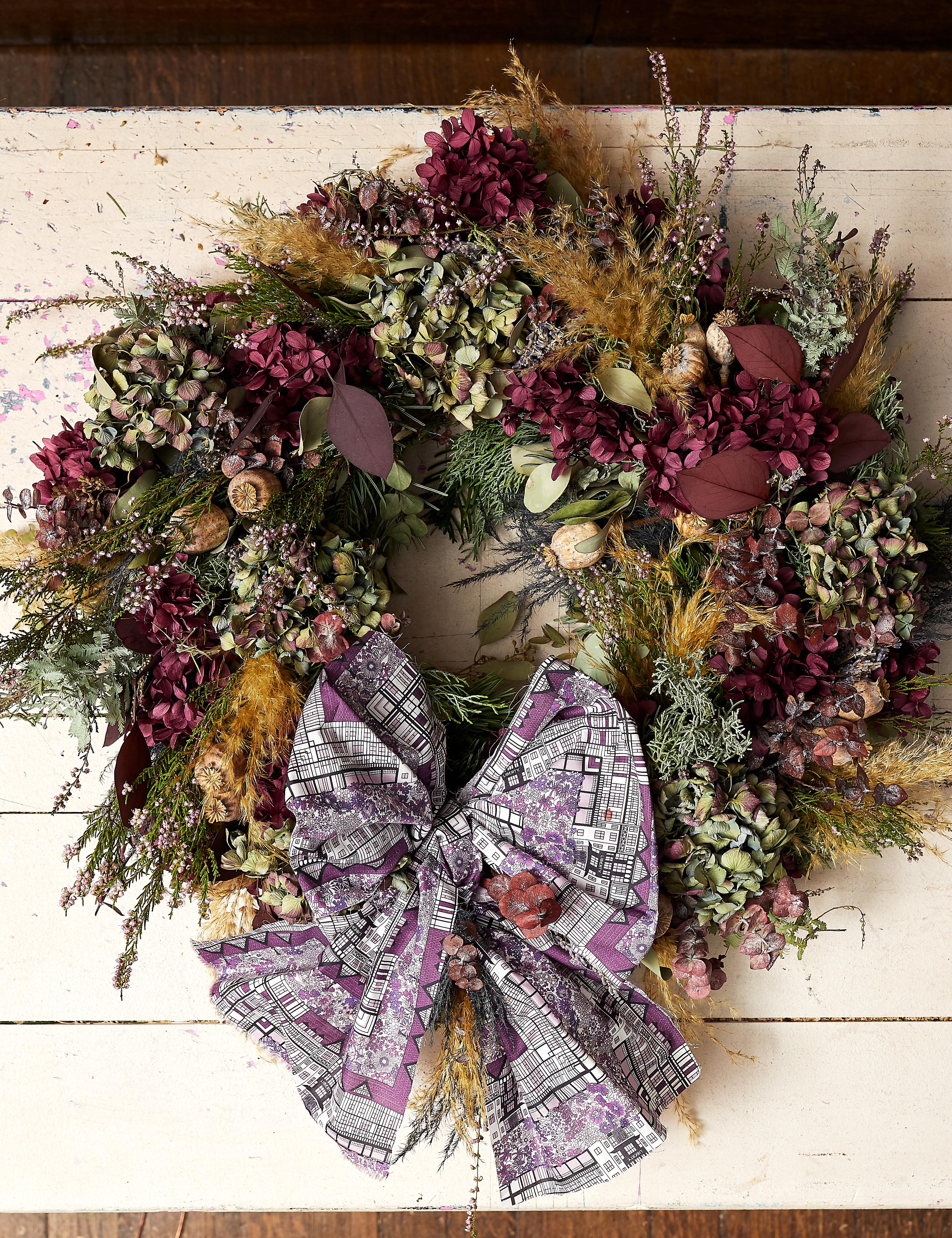 How to Make a Christmas Wreath, Liberty Craft Club