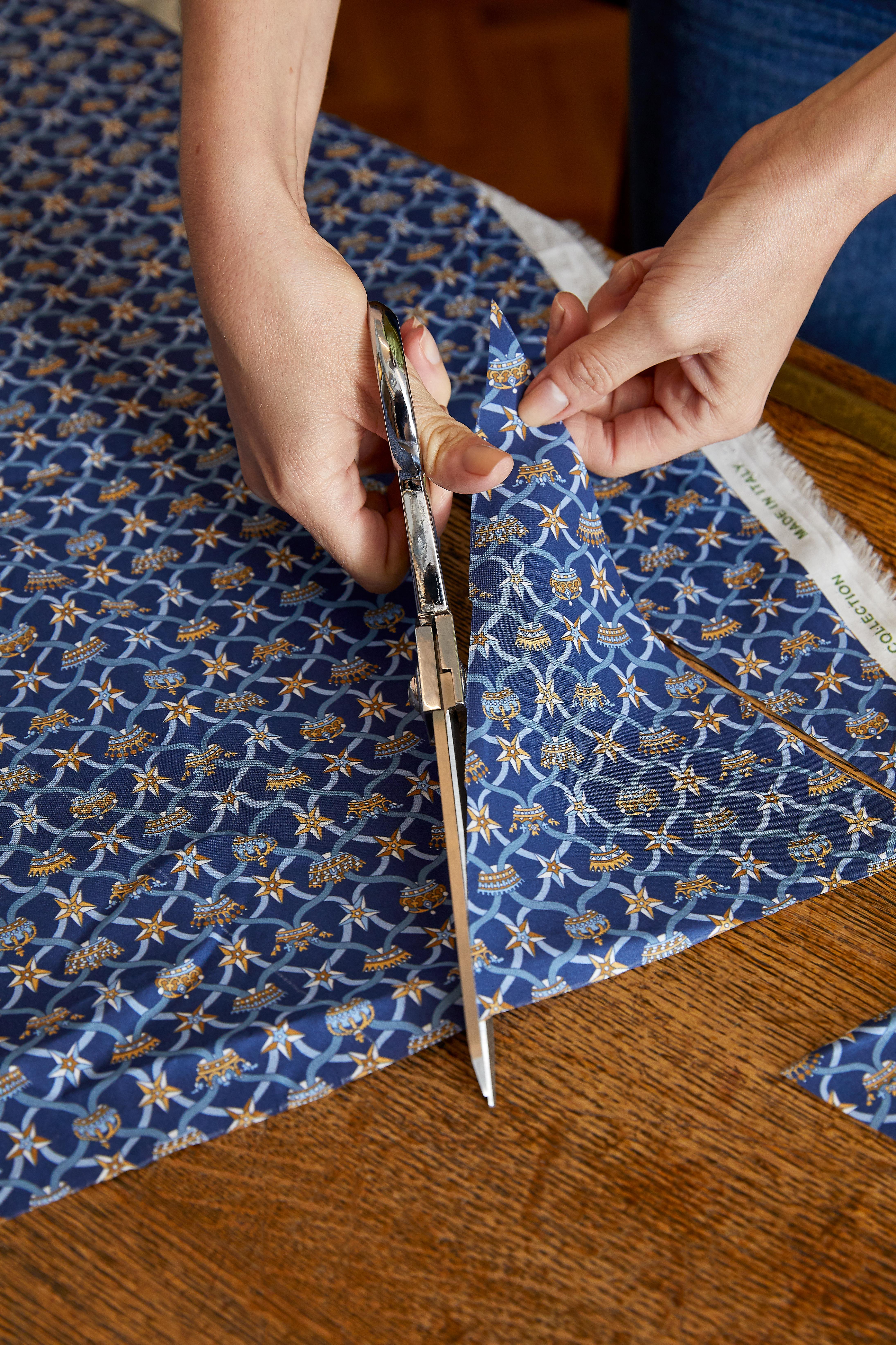 How To Make A Tablecloth With A Ruffle Trim