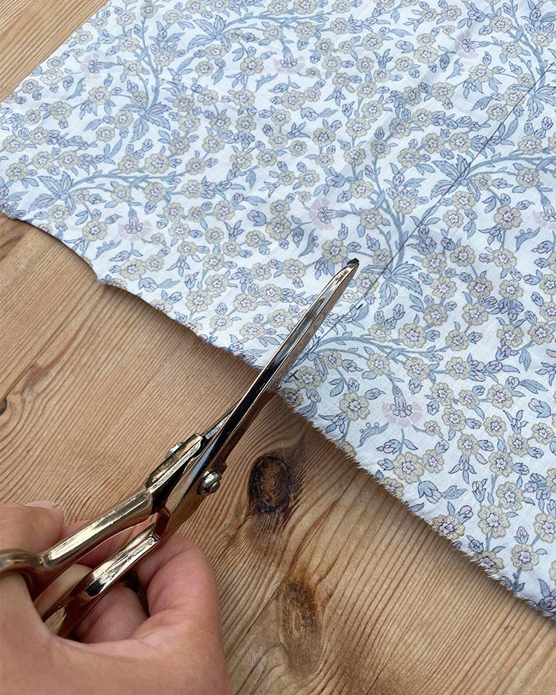 How To Make A Tablecloth With A Ruffle Trim, Liberty Craft Club