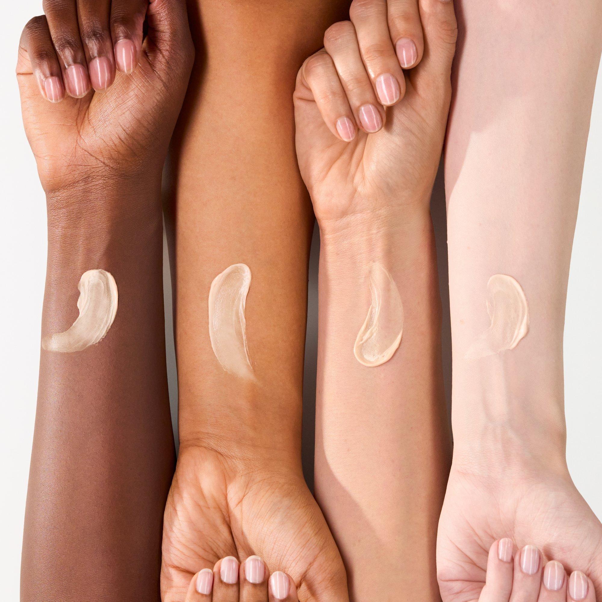 silky BLUR PERFECTING PRIMER – Application Swatch Together - Product item 4 of 5