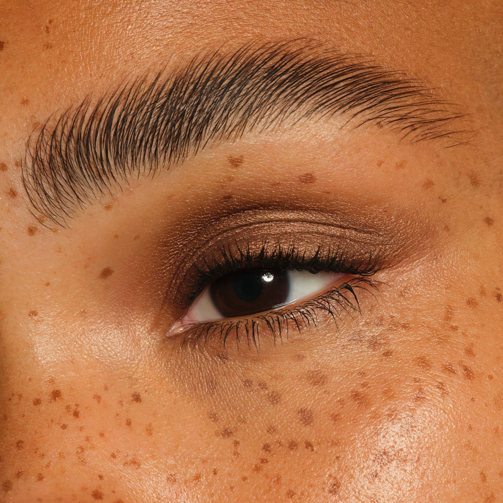 BLUR NUDE eyeshadow stick