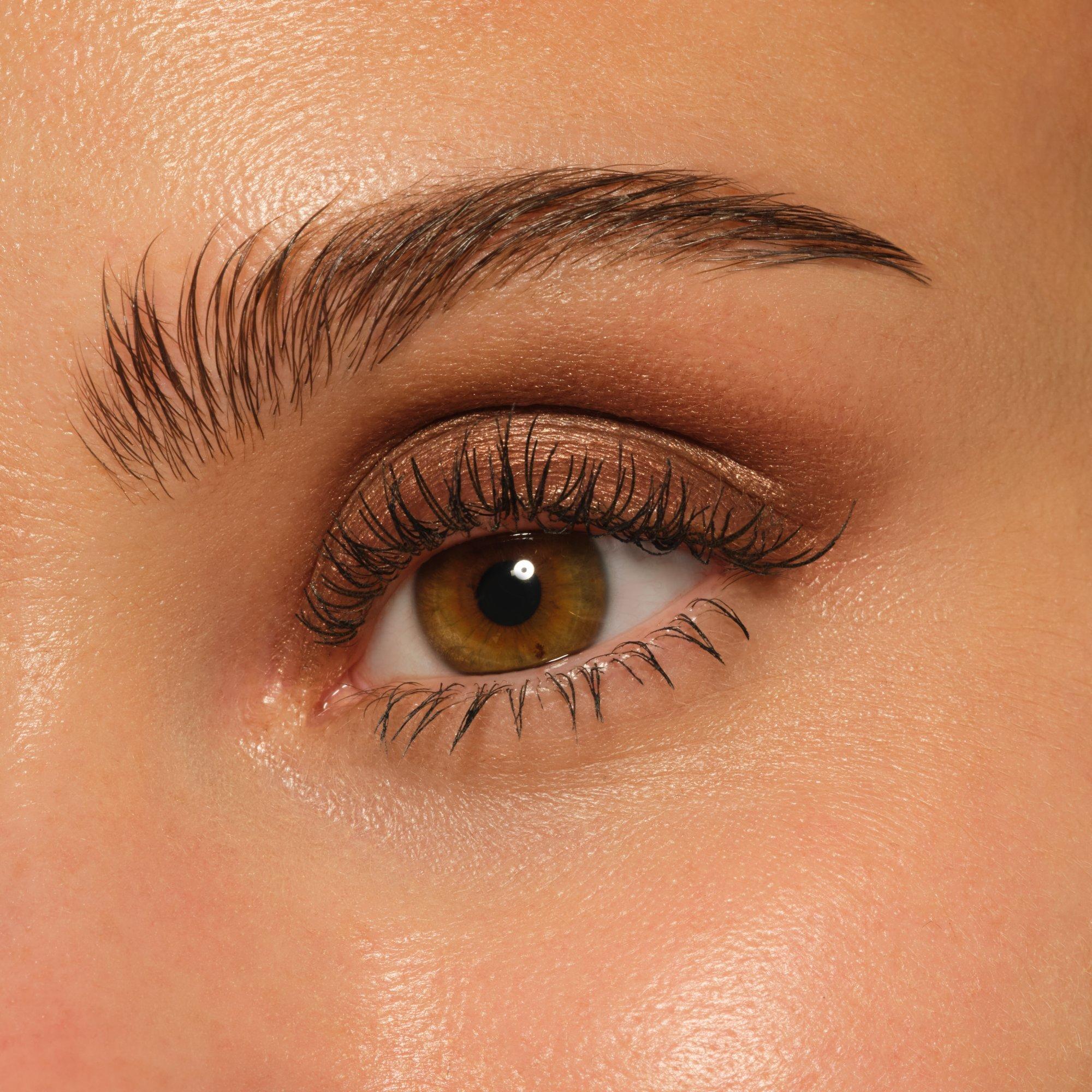 BLUR NUDE eyeshadow stick