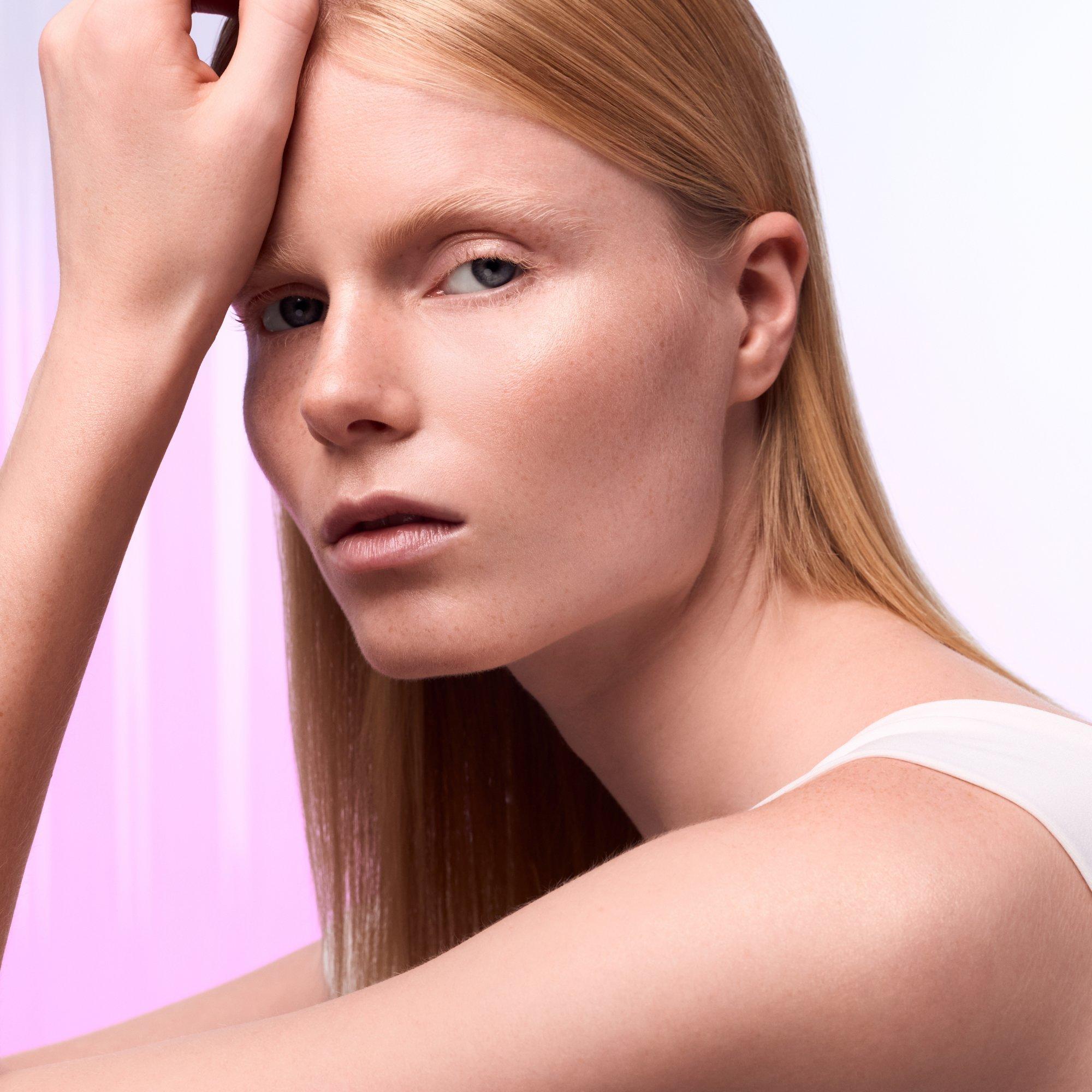 Rozświetlacz Soft Glam Mochi – Application Full Face Fair - Produkt 4 z 6