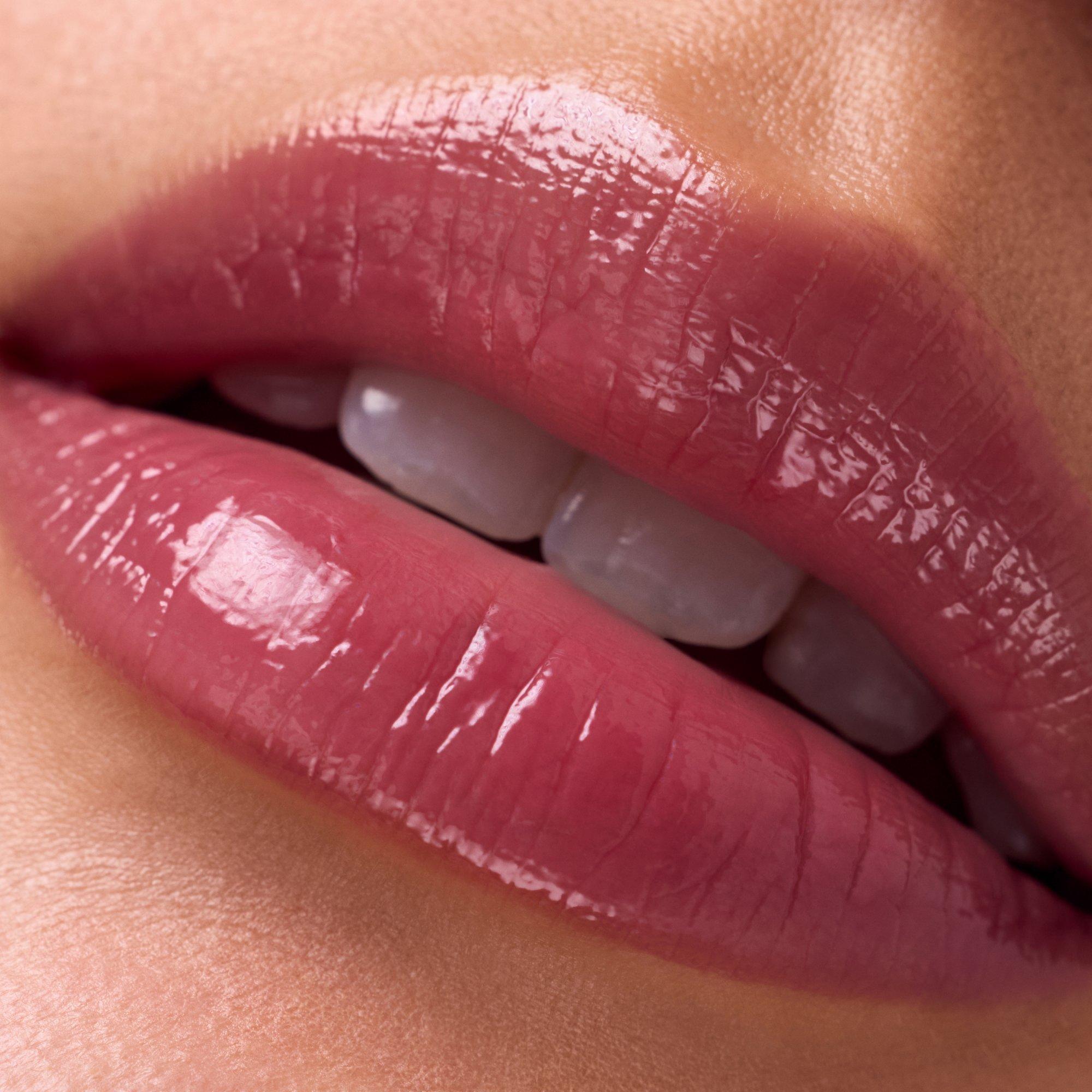 PDRN Moisture Lip Butter – Application Makro Light - Produkt Element 5 von 8