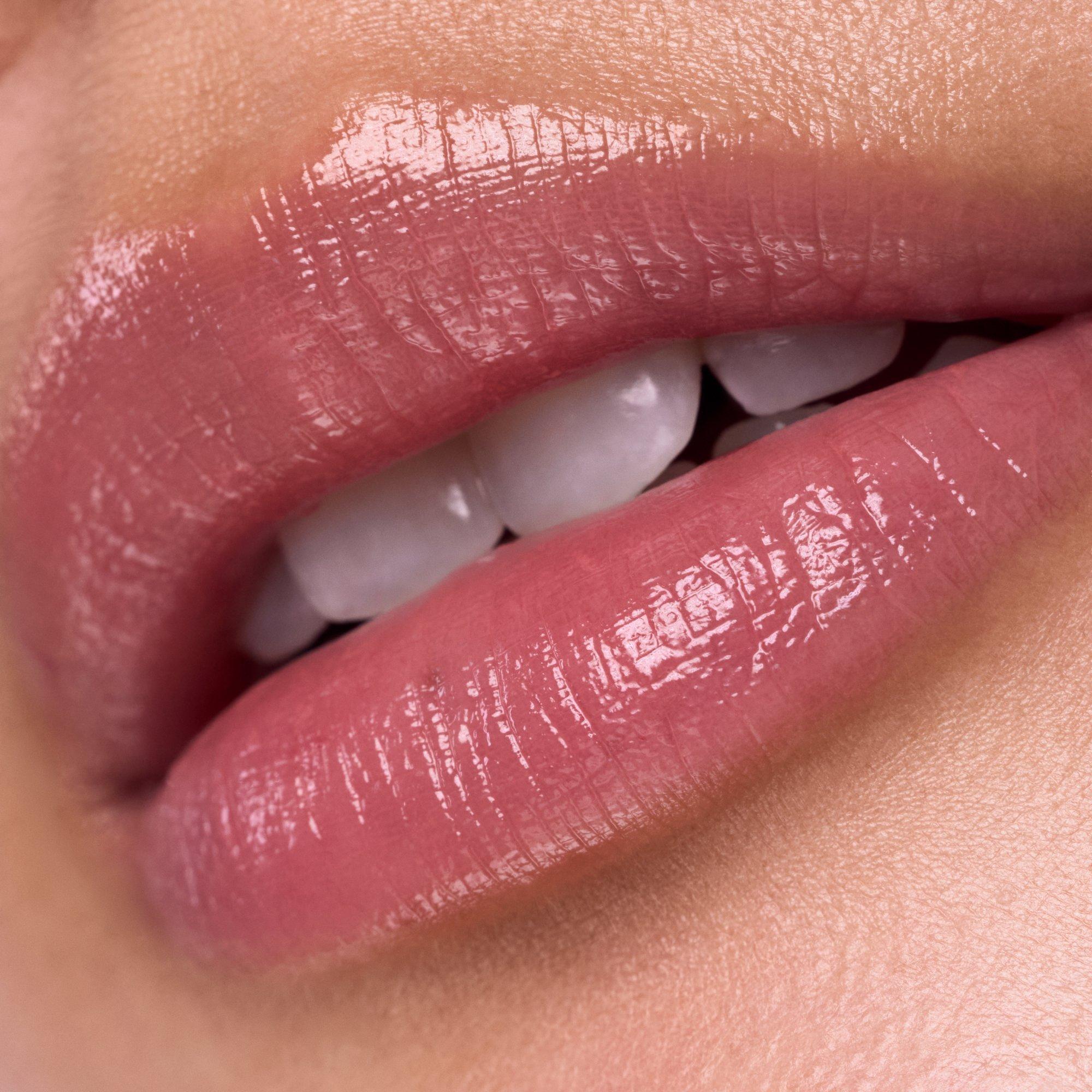PDRN Moisture Lip Butter – Application Makro Light - Produkt Element 5 von 8