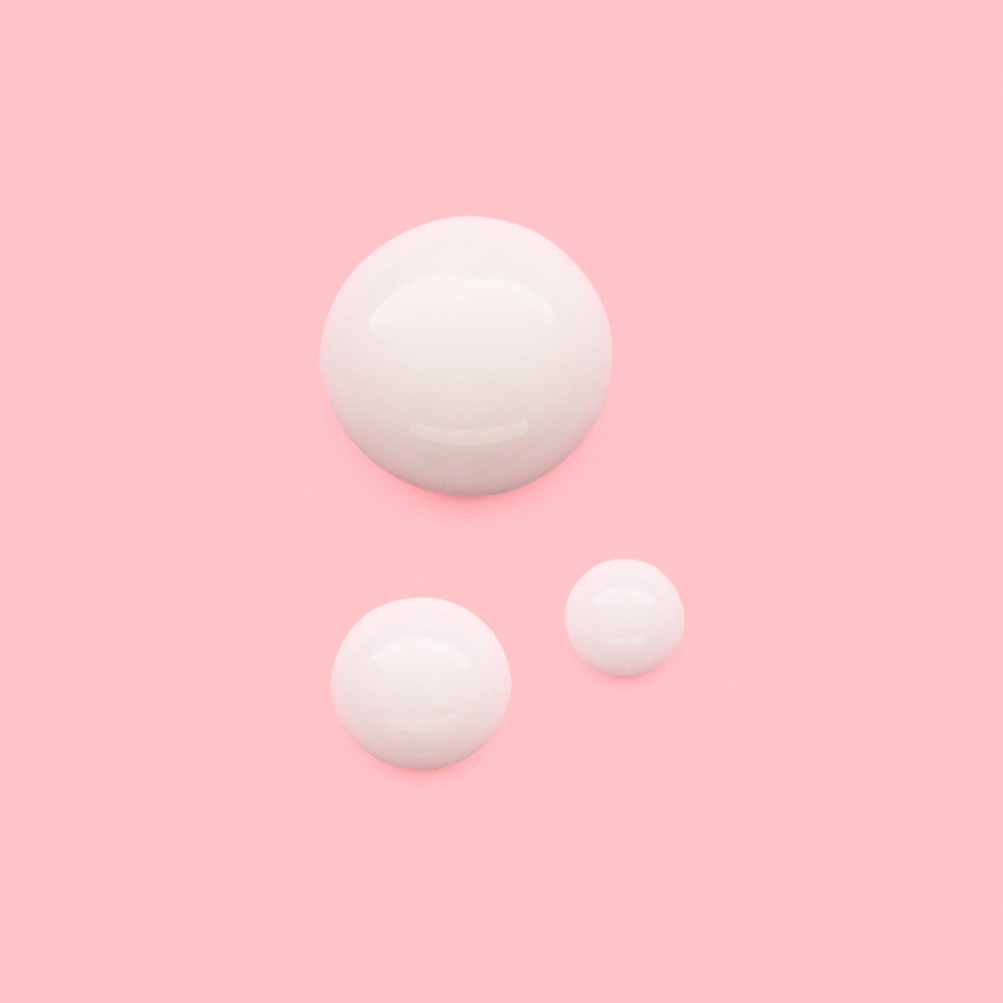 Glow Super Vitamin Siero Viso – Product Texture - Articolo 2 di 5