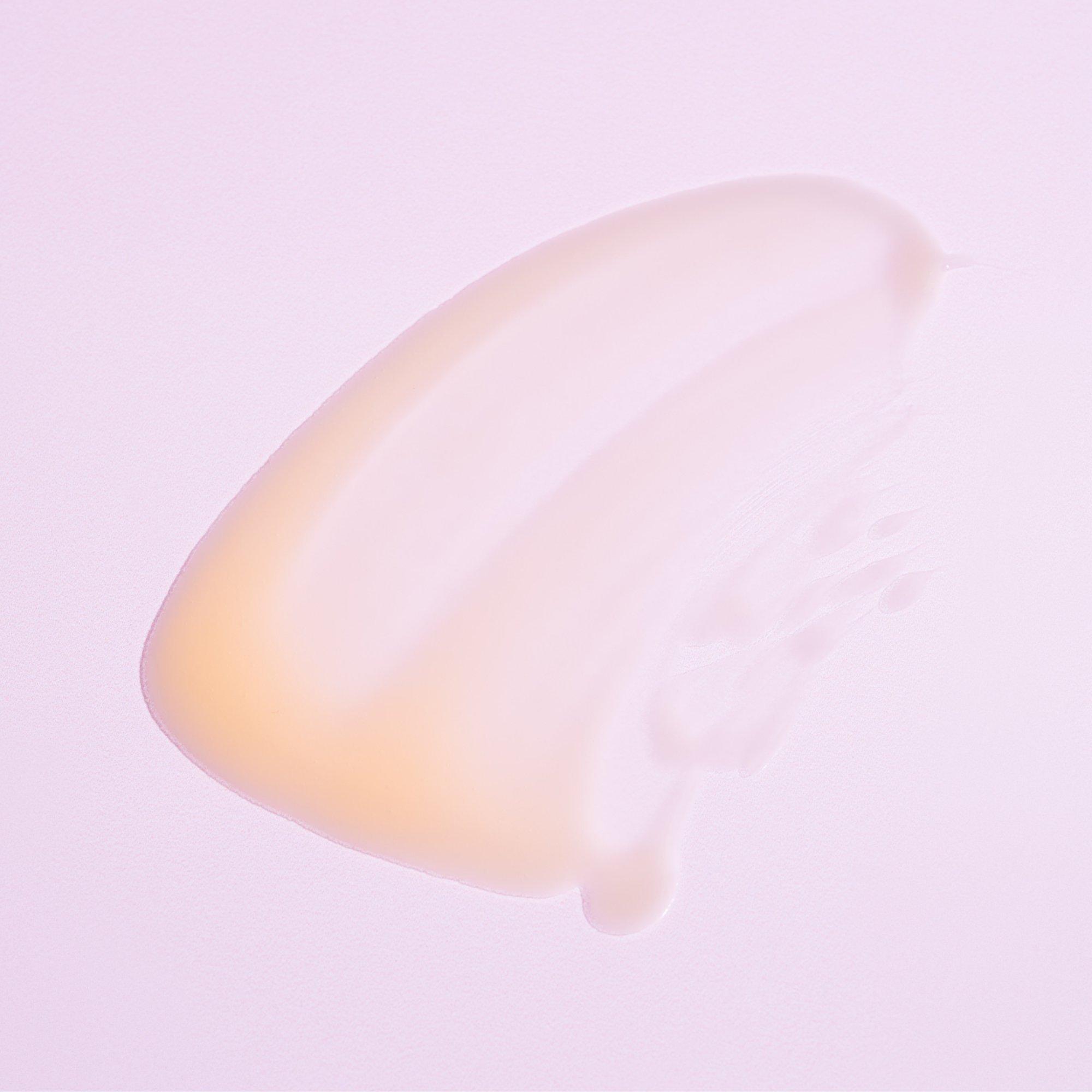 INAO inner and outer beauty Bright Sense Hydra Plump & Glow Serum by essence – Product Texture - Produkt Element 3 von 8