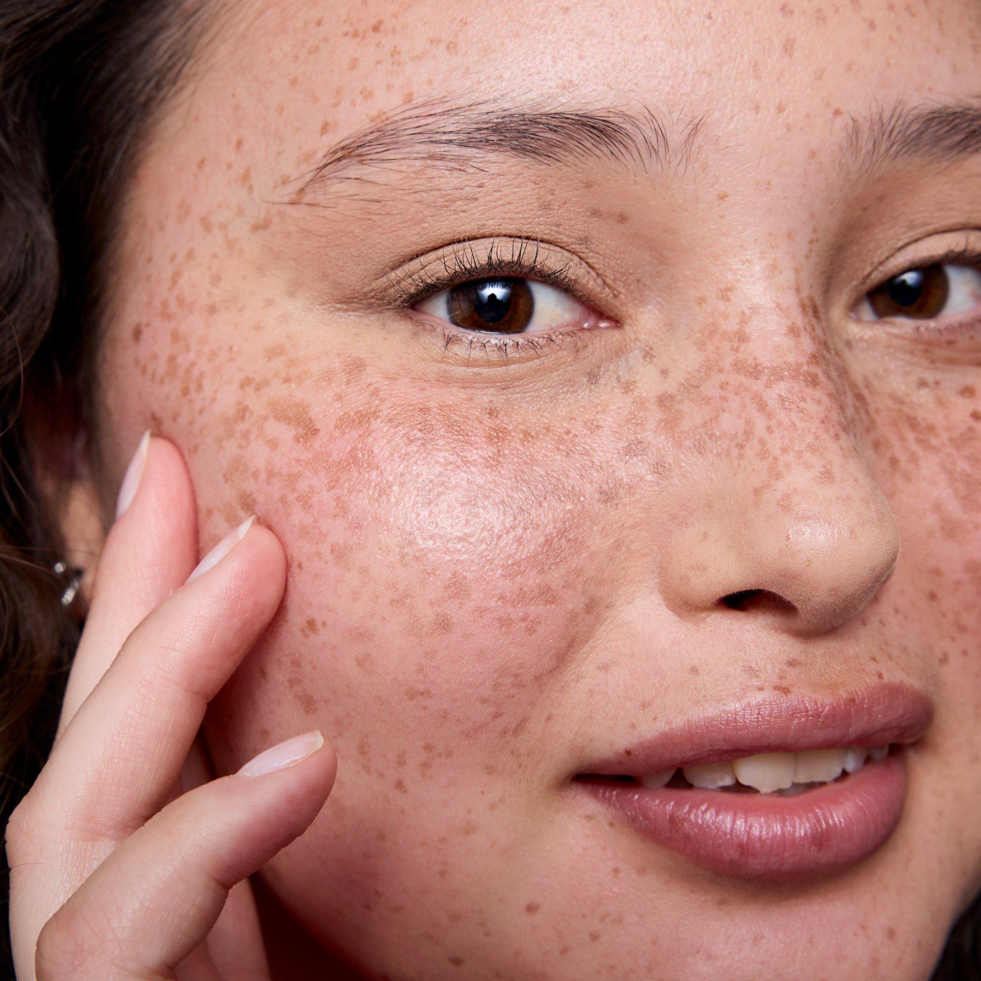 BLUR NUDE eyeshadow stick – Application Full Face Fair - Product item 8 of 11