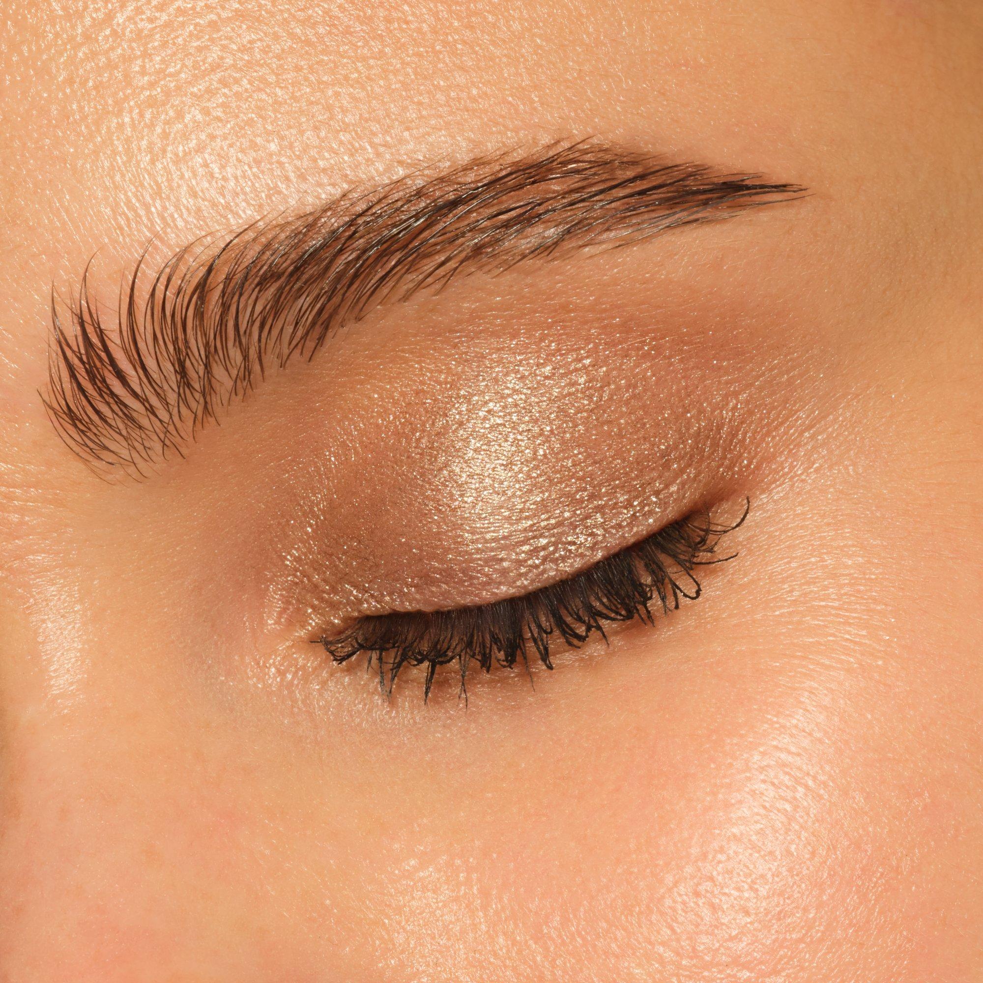BLUR NUDE eyeshadow stick