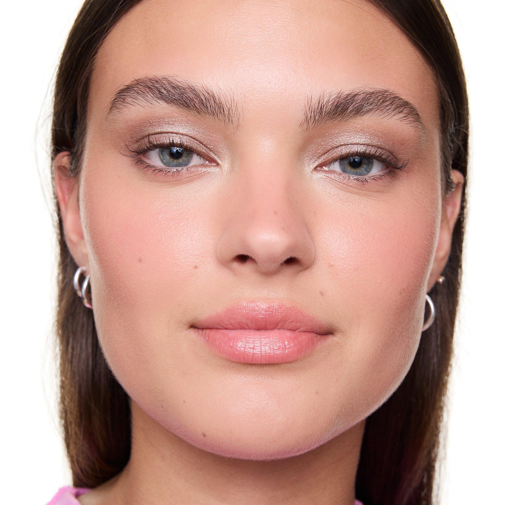 BLUR NUDE eyeshadow stick – Application Full Face Light - Product item 8 of 11