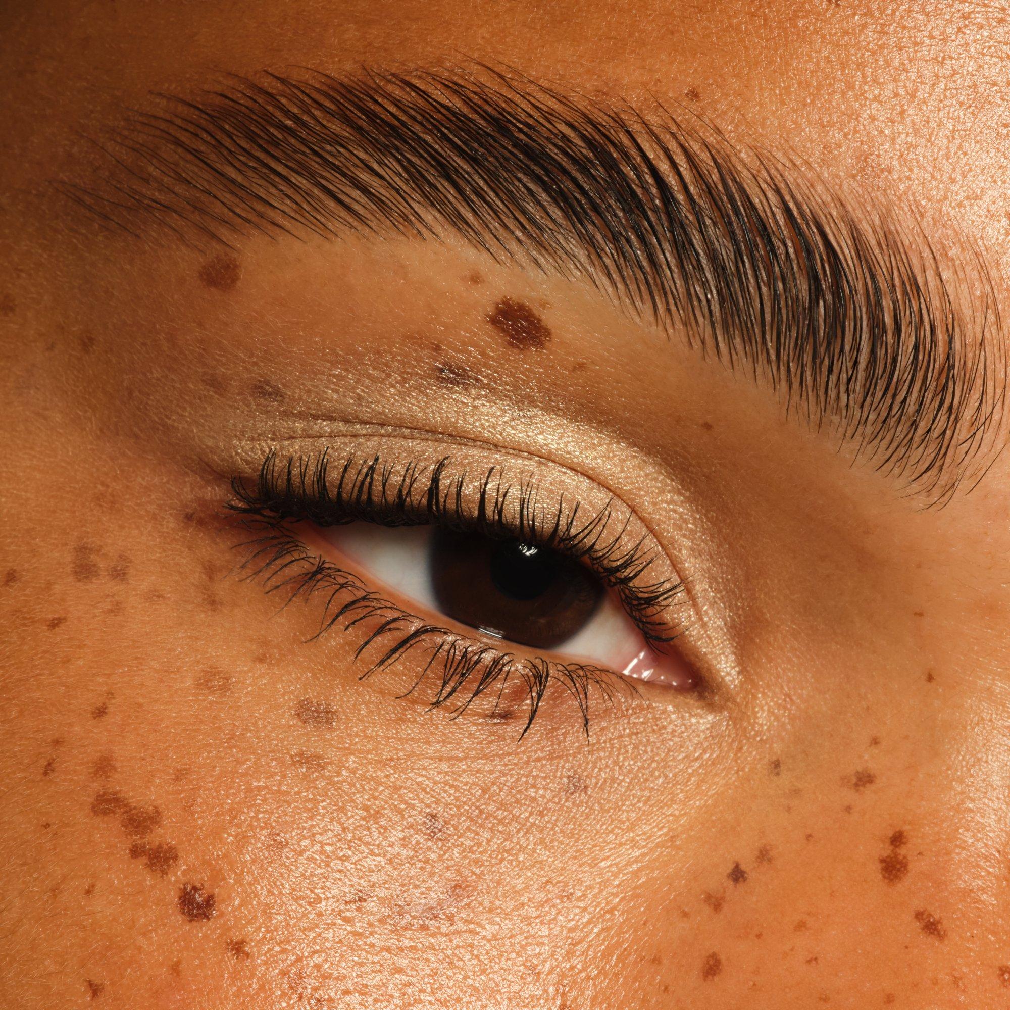 BLUR NUDE eyeshadow stick
