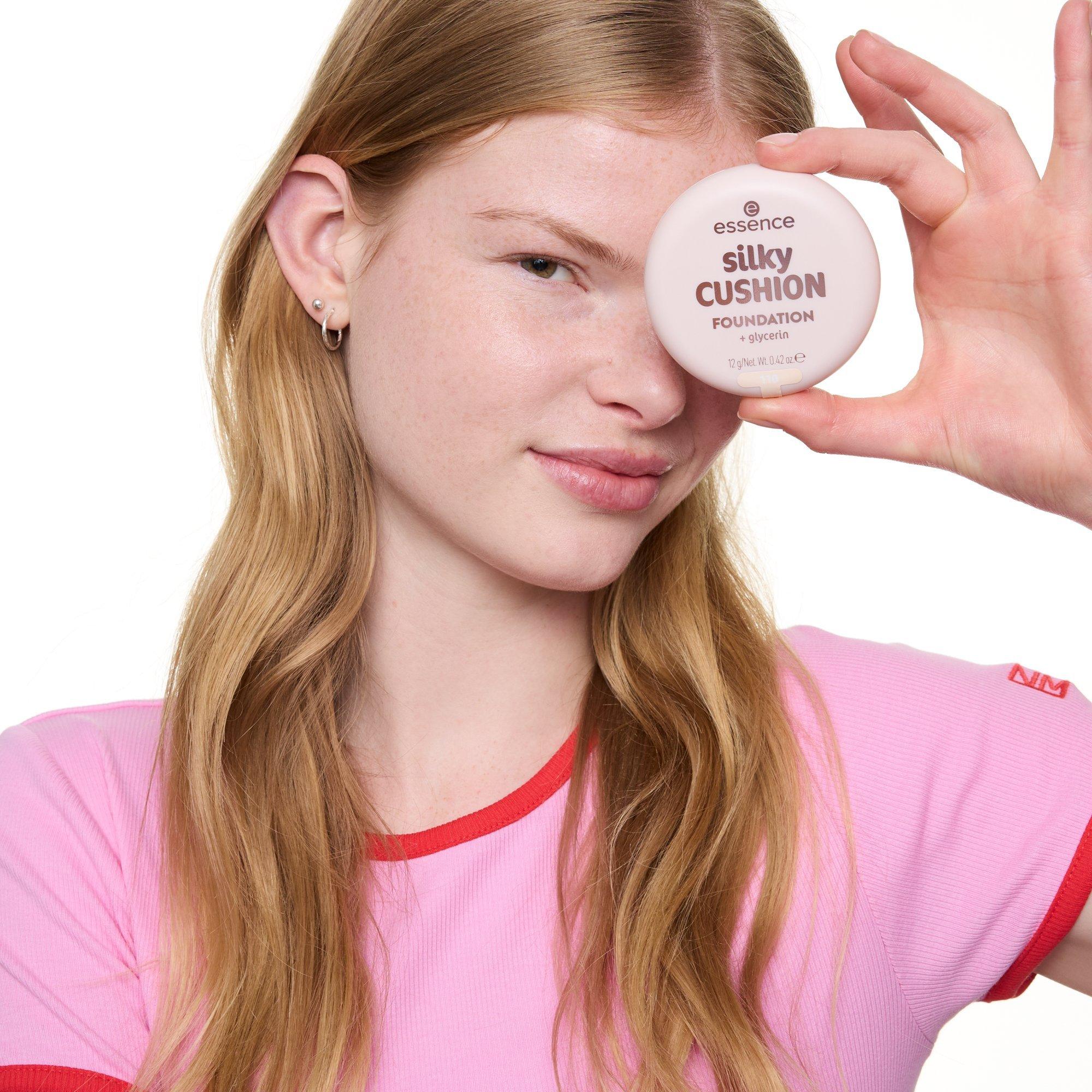 silky CUSHION FOUNDATION – Application Full Face Fair - Product item 7 of 10