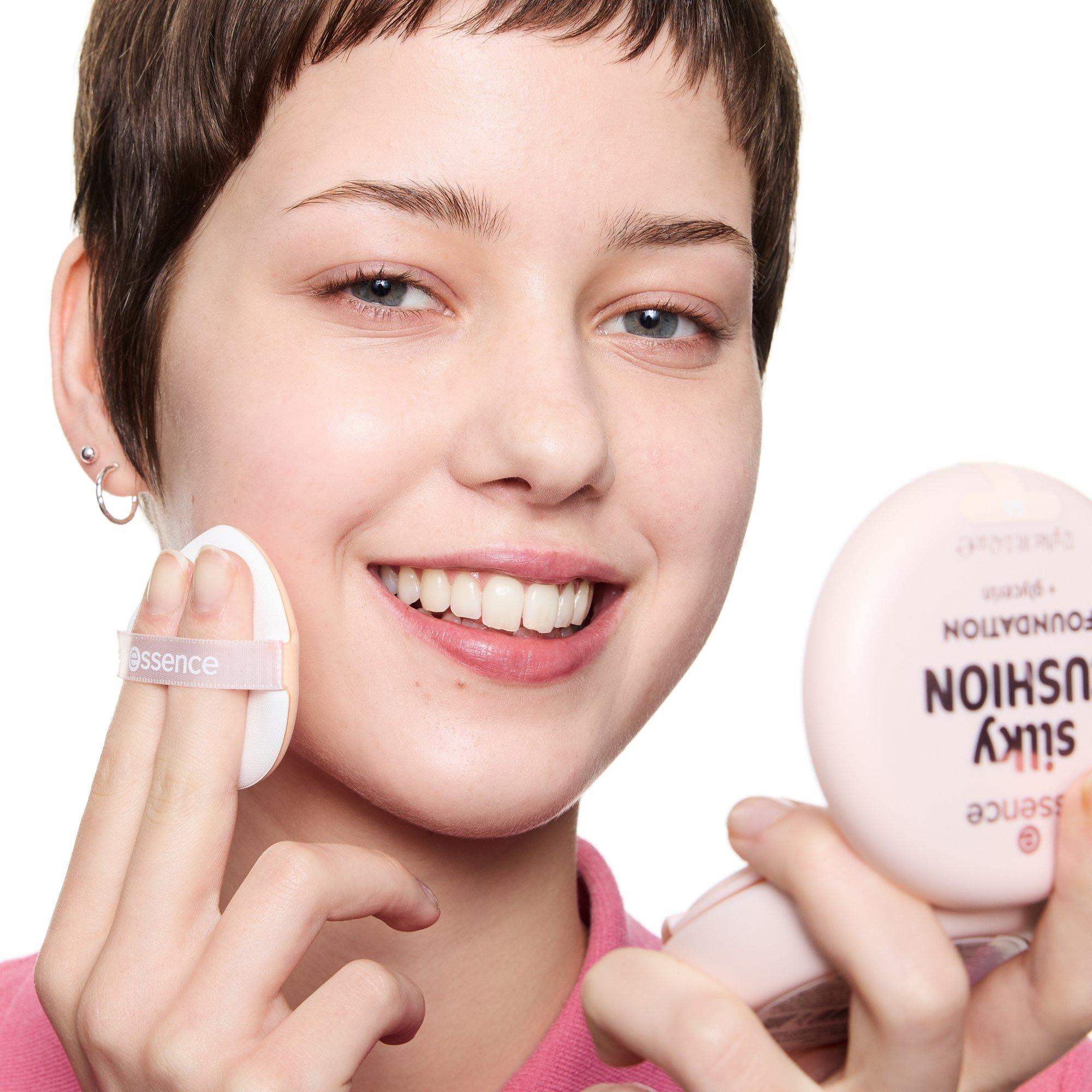 silky CUSHION FOUNDATION – Application Full Face Fair - Product item 7 of 9