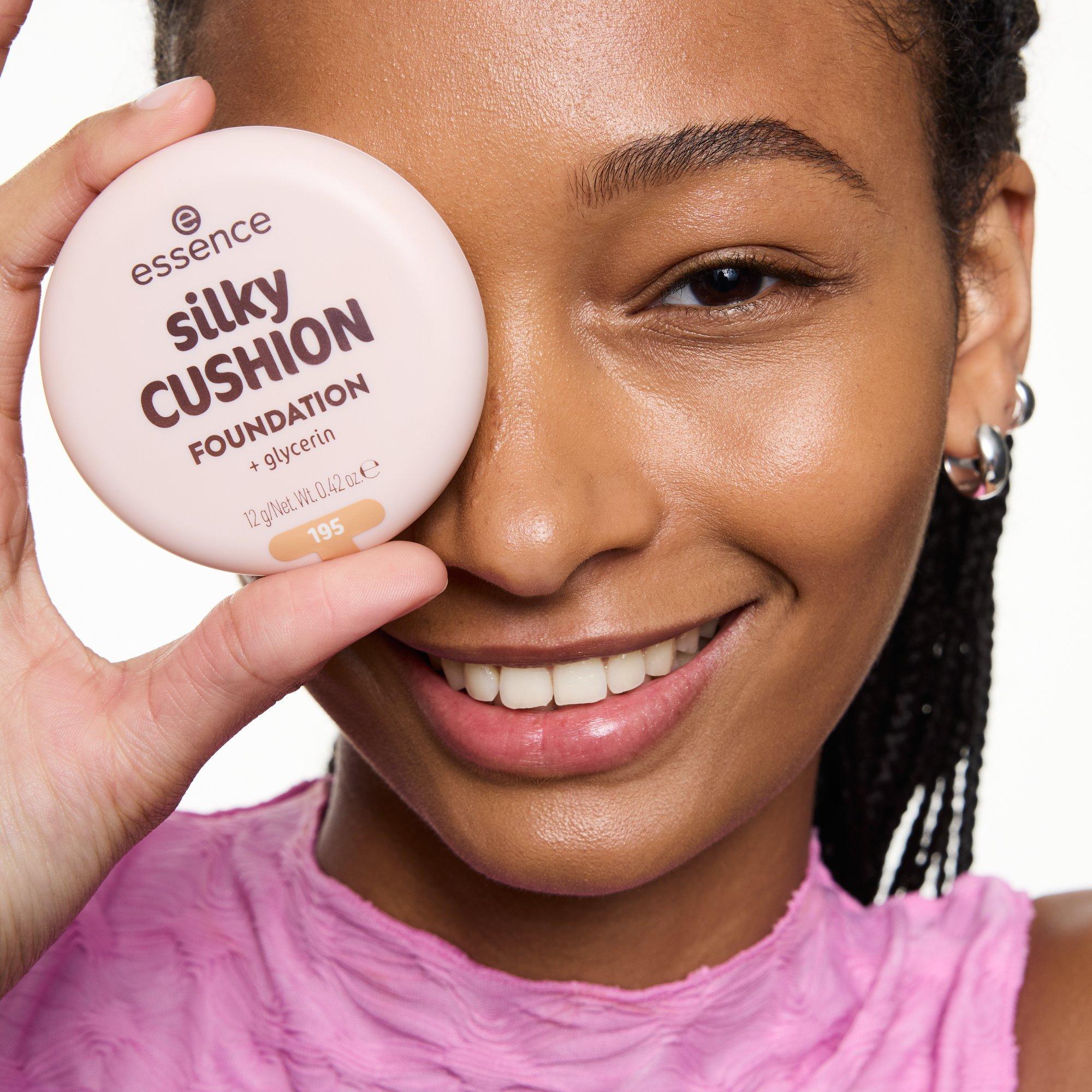 silky CUSHION FOUNDATION – Application Full Face Medium - Product item 7 of 9