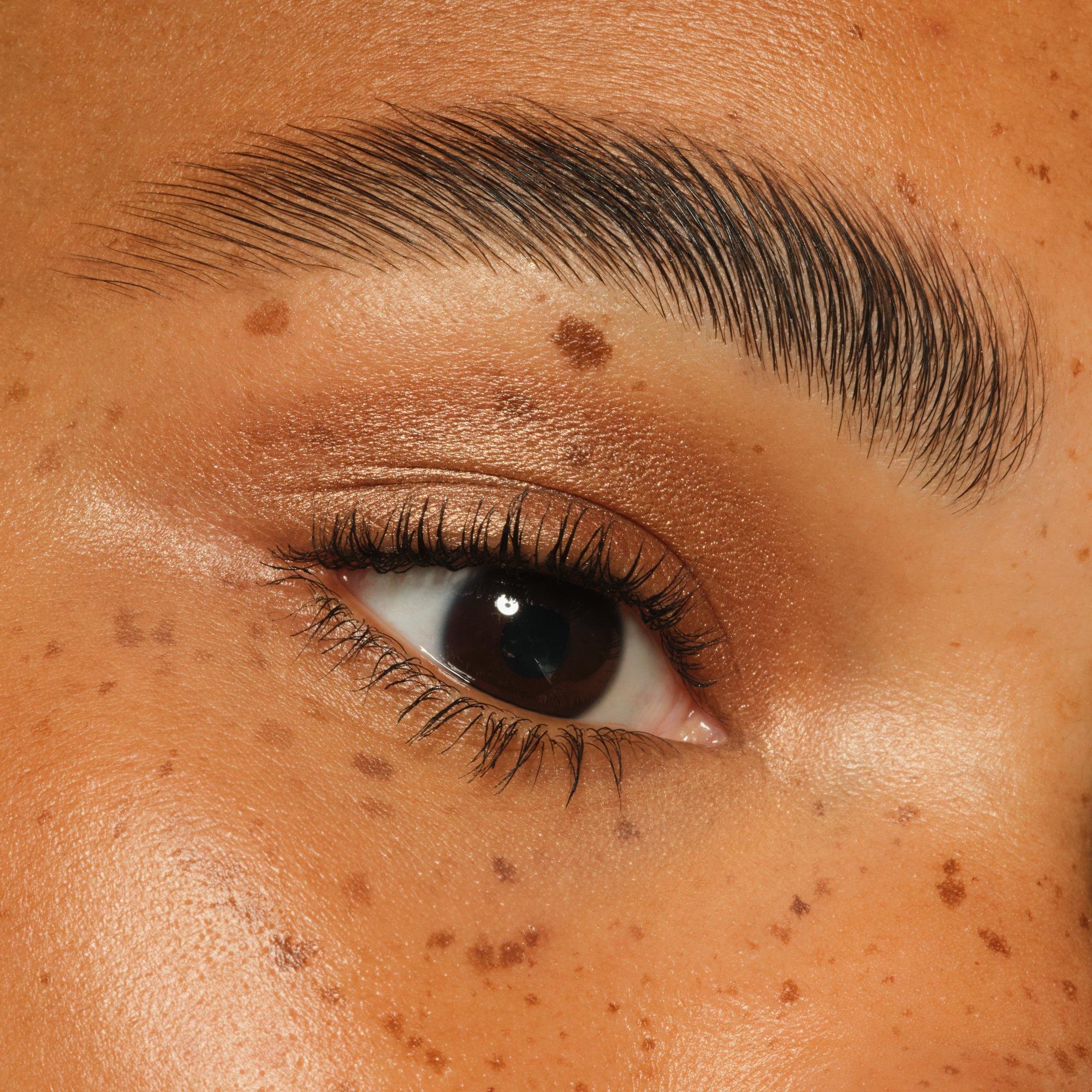 BLUR NUDE eyeshadow stick