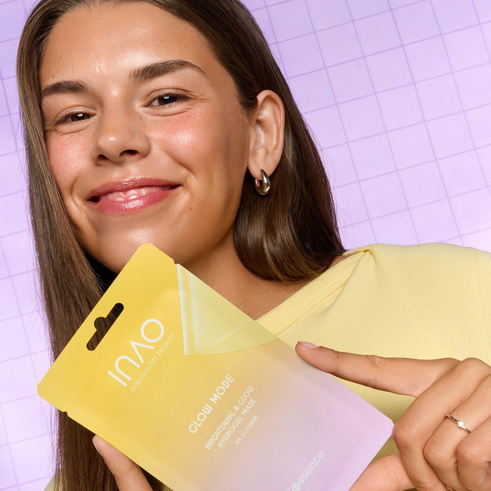 INAO Glow Mode Brightening & Glow Hydrogel Mask by essence – Application Full Face Medium - Produkt Element 4 von 5