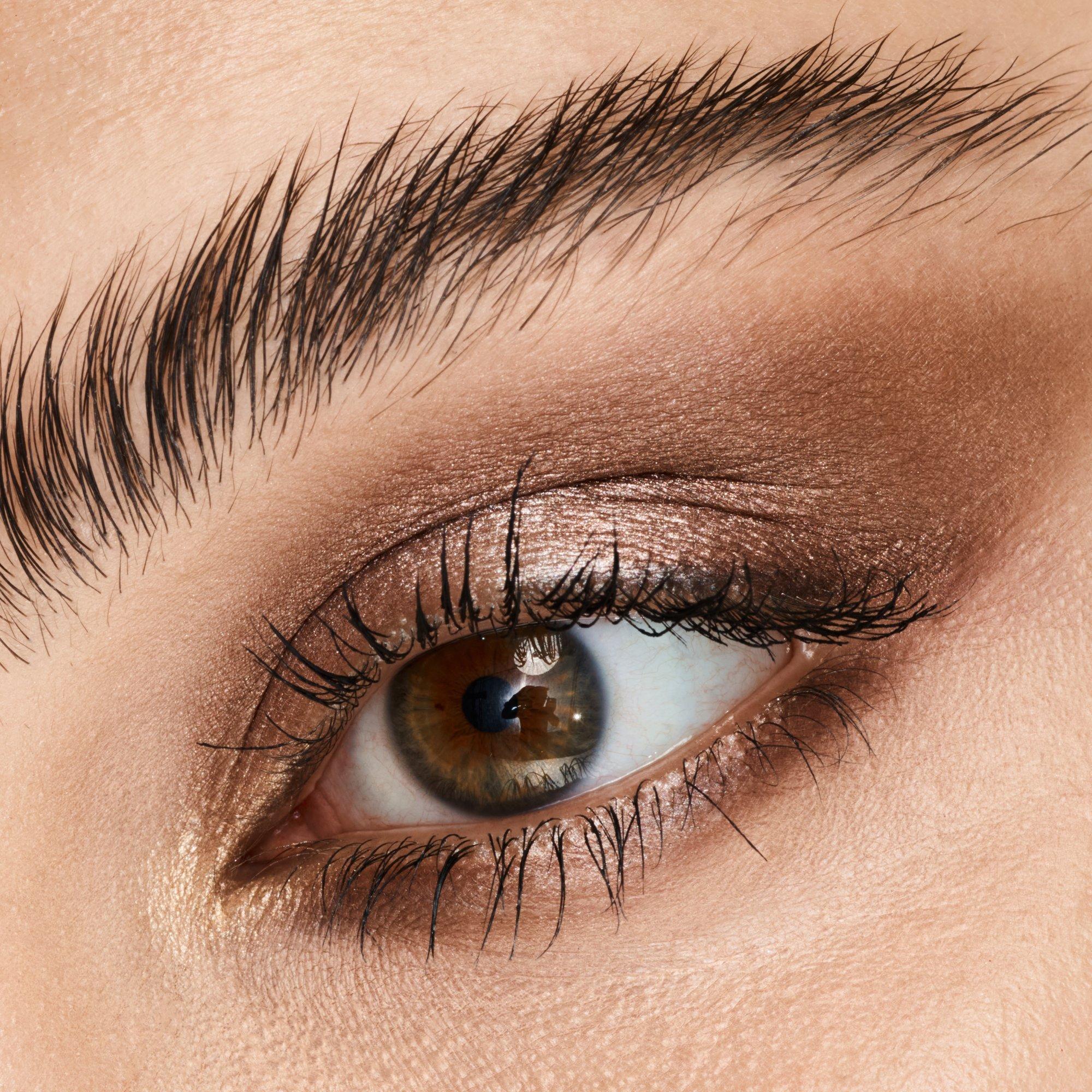 The Pure Glam Eye Set – Application Makro Light - Product item 3 of 5