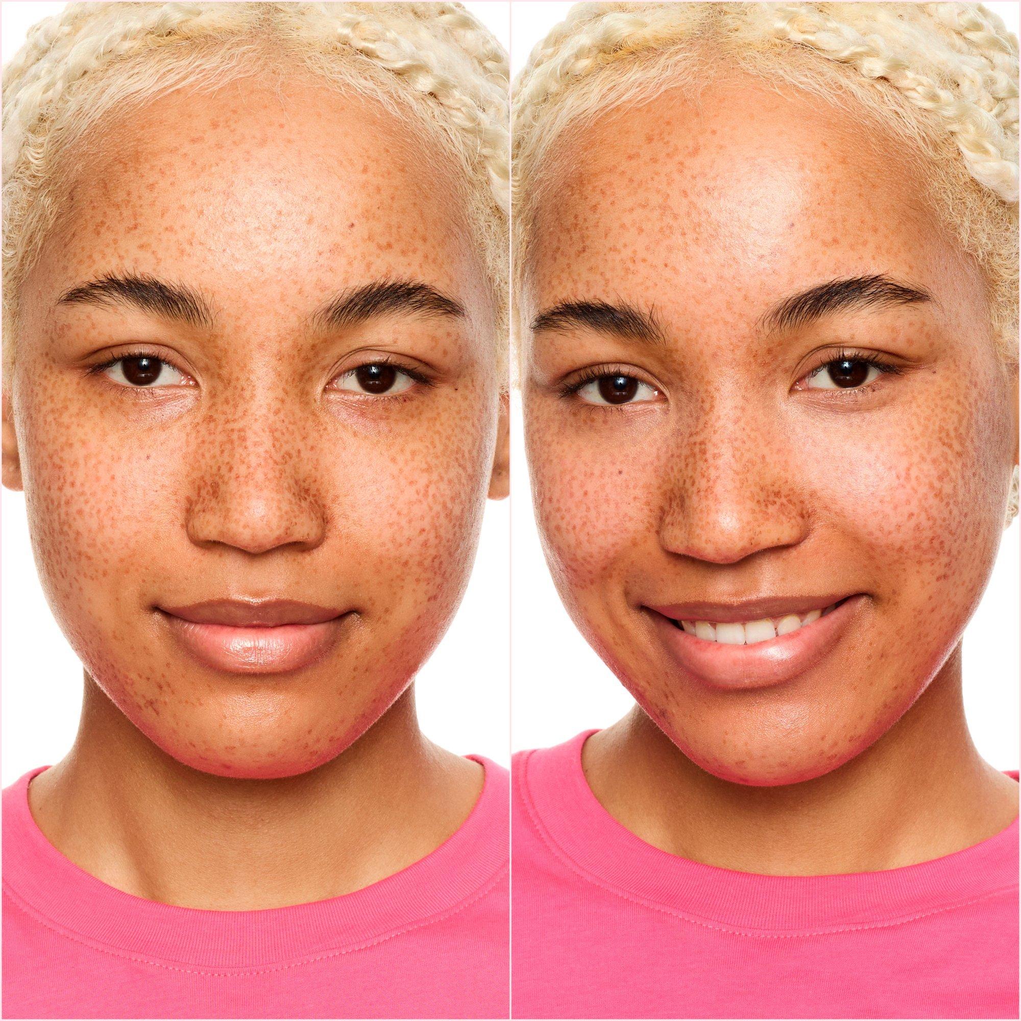 silky BLUR HYDRATING LONGWEAR CONCEALER anti-cernes longue tenue – Application Before After - Produit 7 sur 12