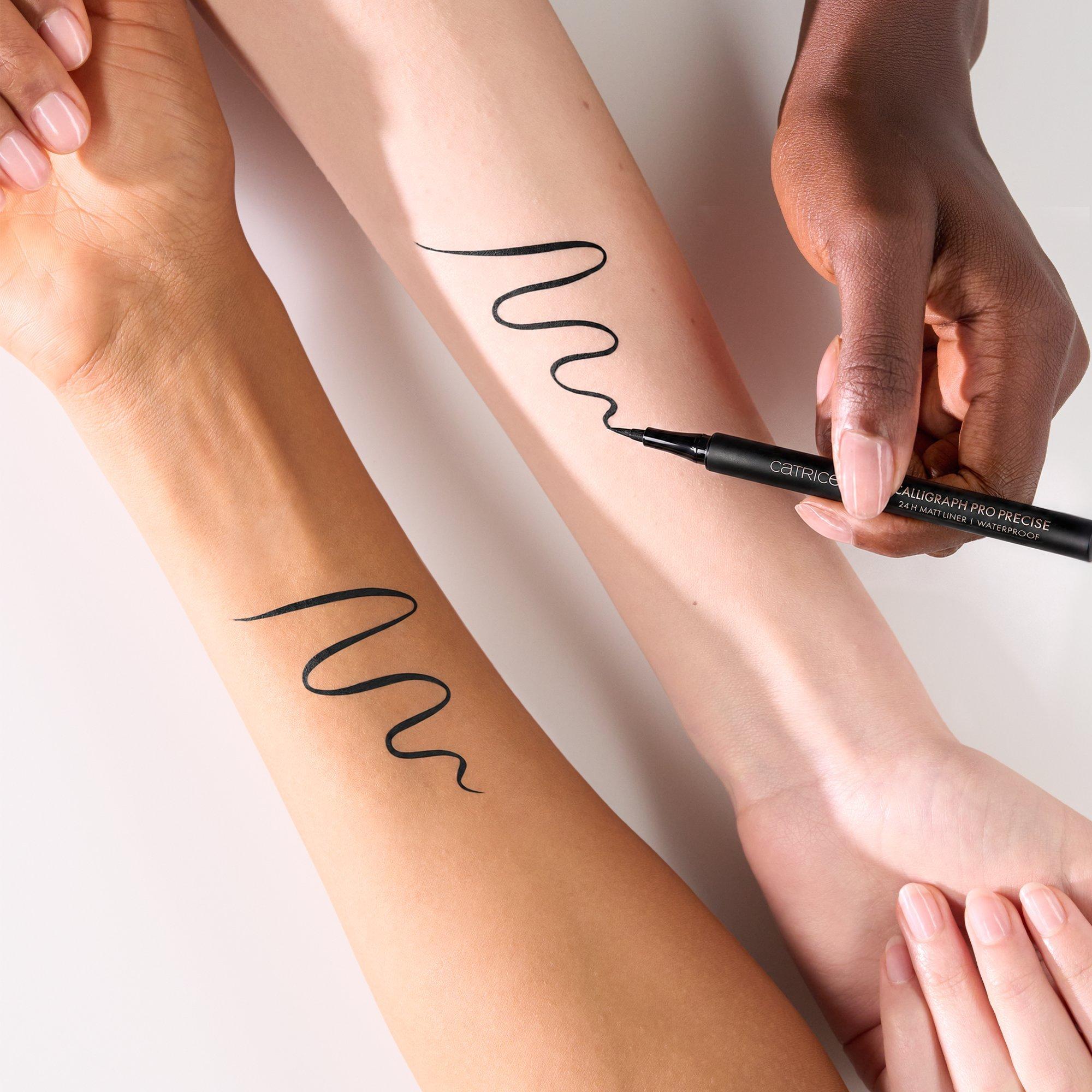 Очна линия Calligraph Pro Precise 24h Matt водоустойчива – Application Swatch Together - Продукт 4 от 10