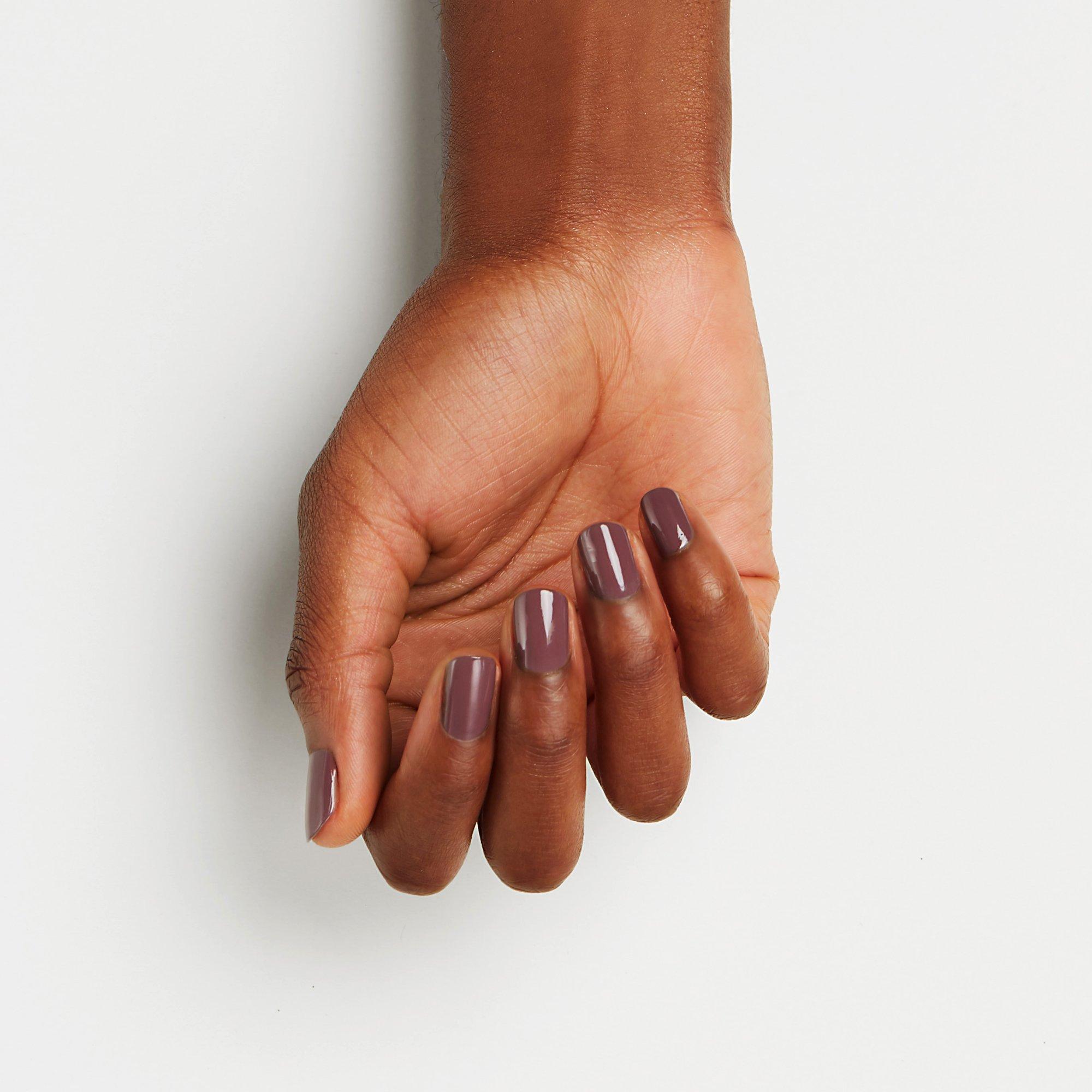 clean & strong nail polish