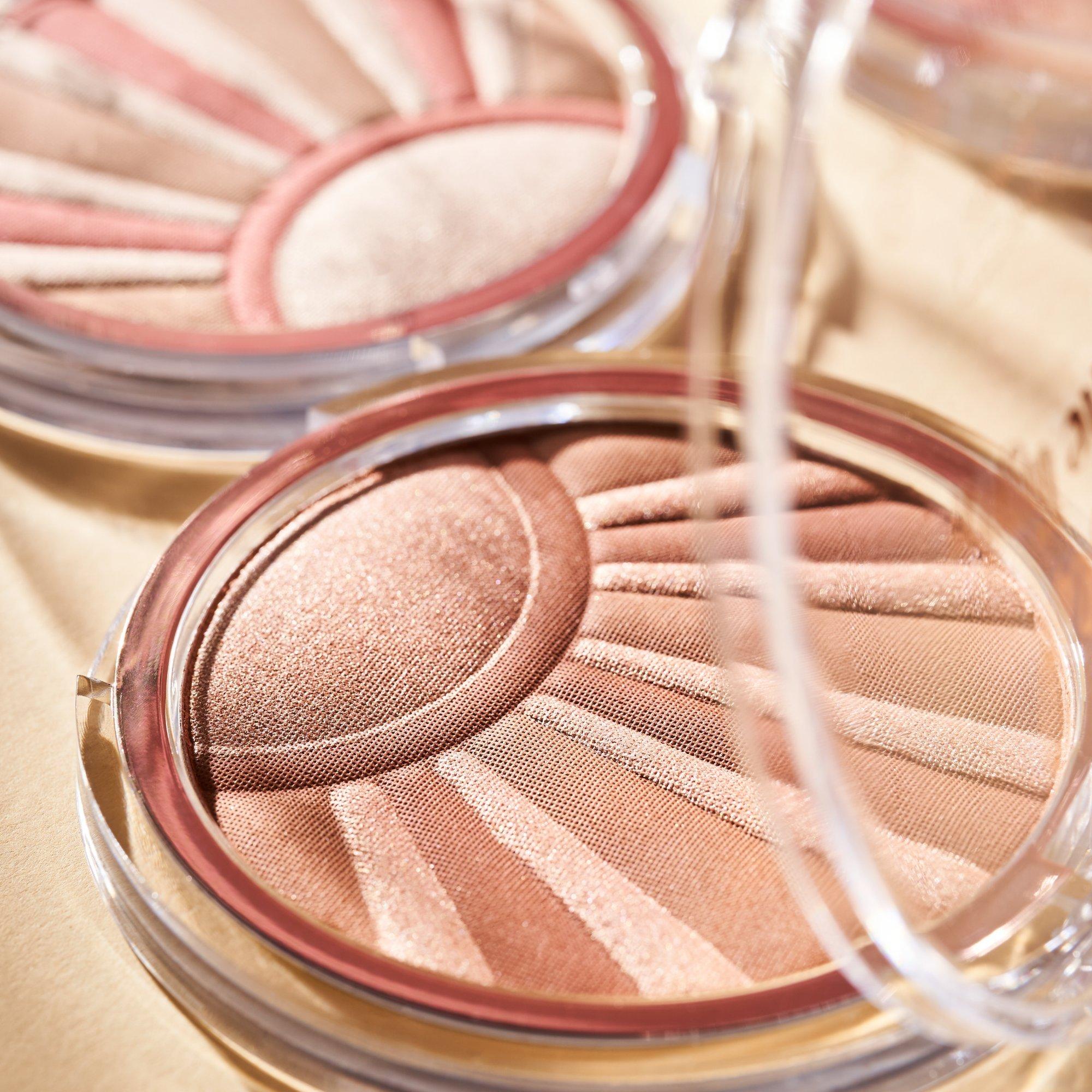 kissed by the light illuminating powder