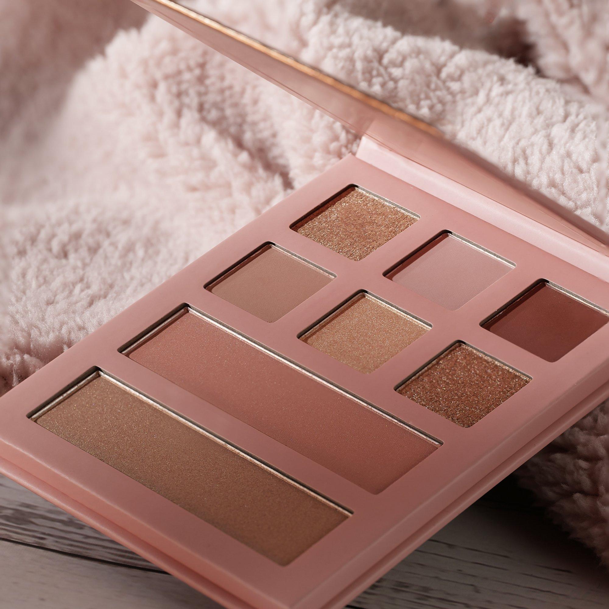 Buy HUGS&TEDDIES Your Warm & palette essence Glow! Make Hugs online Face eye face