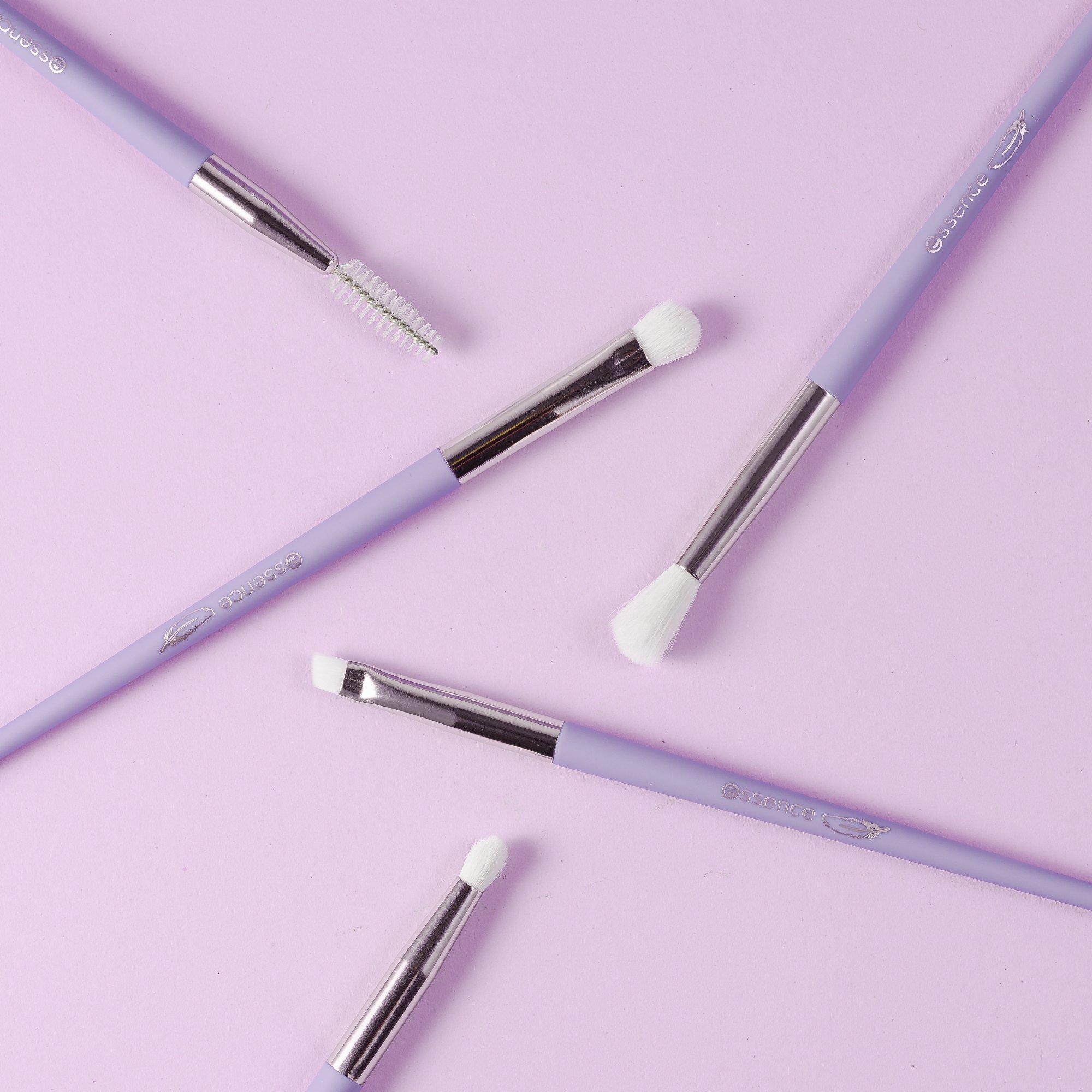 Buy essence fluffy dreams eyeshadow shader brush online