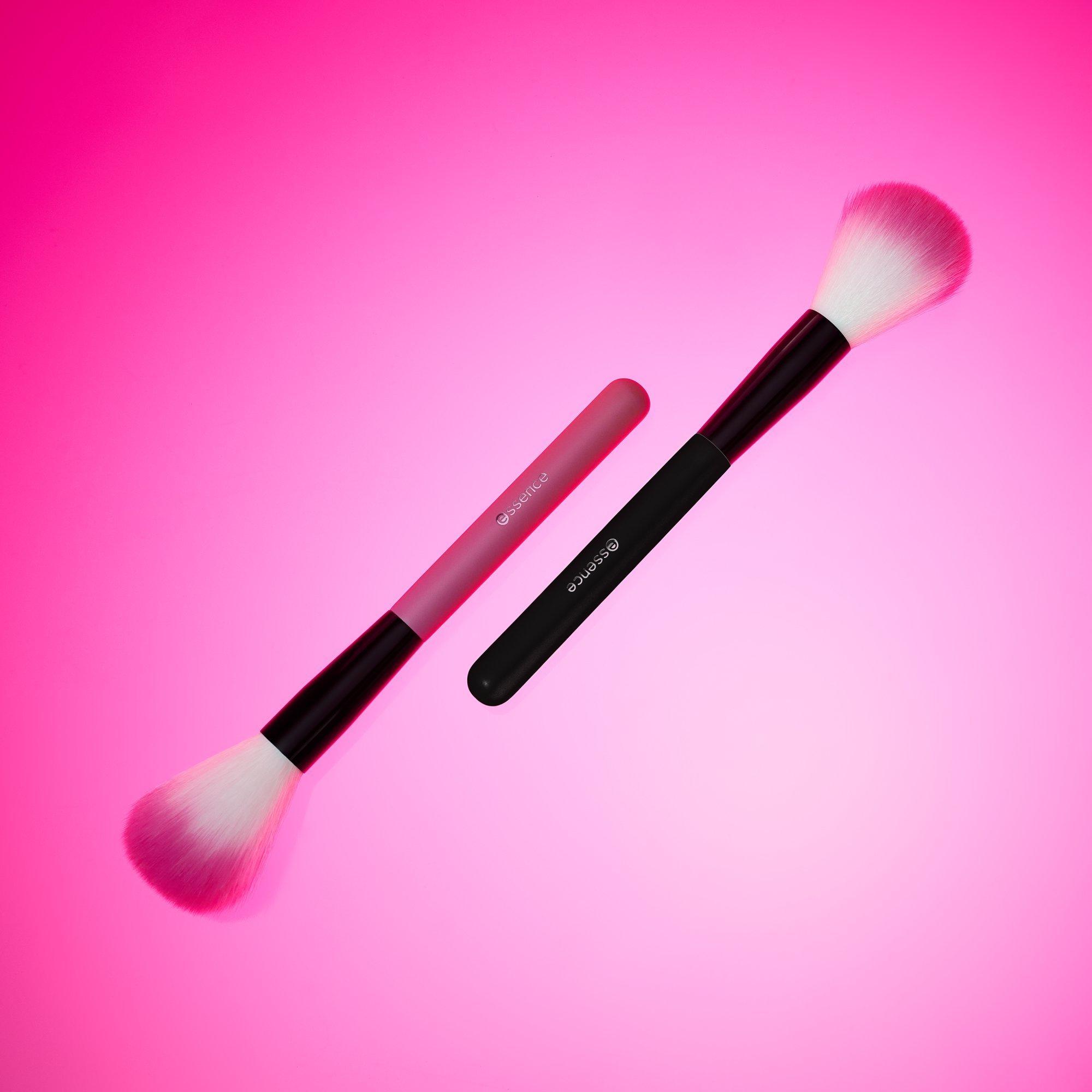 PINK is the new BLACK colour-changing powder brush pinceau poudre révélateur de couleur