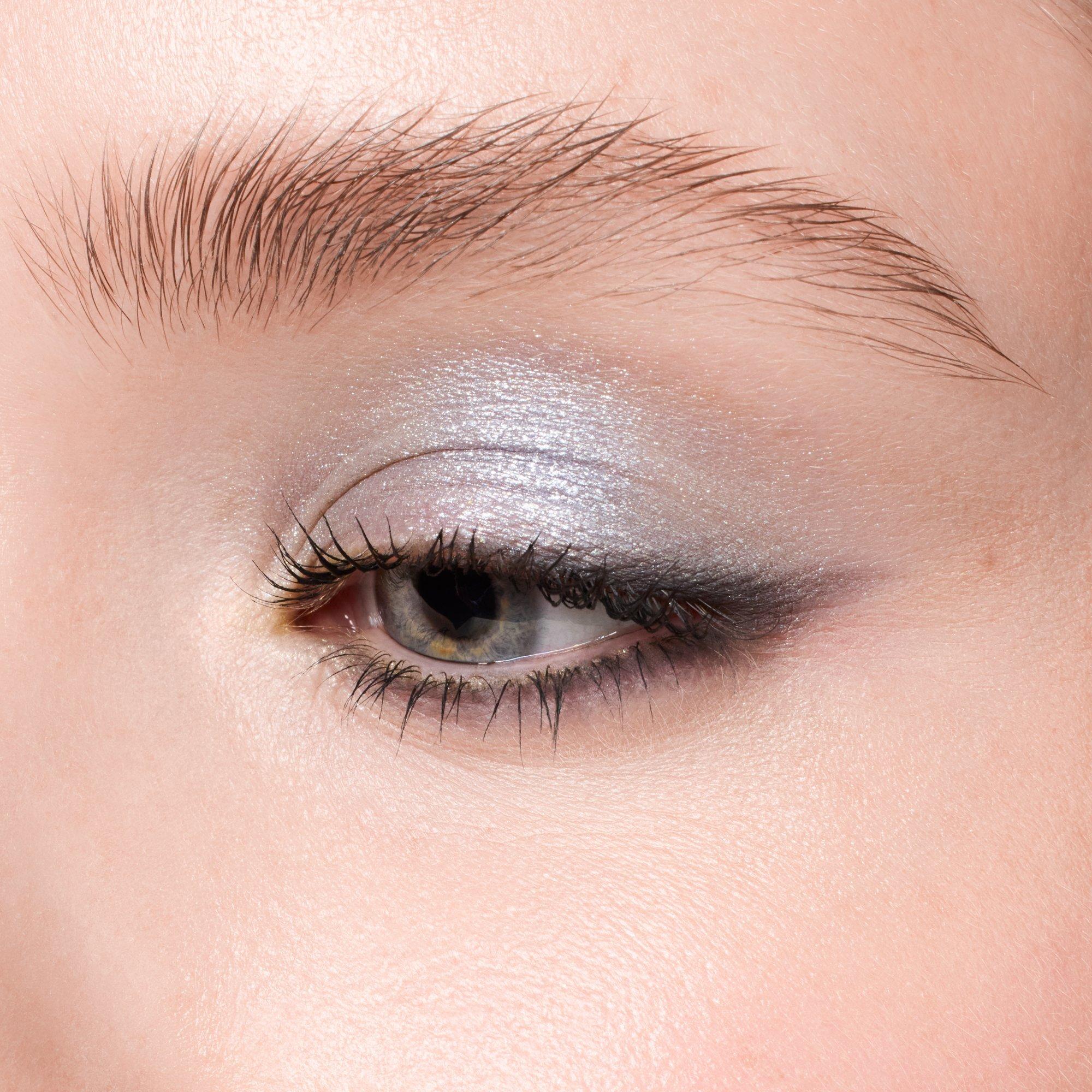 essence Disney Mickey and Friends THE FALSE LASHES MASCARA EXTREME