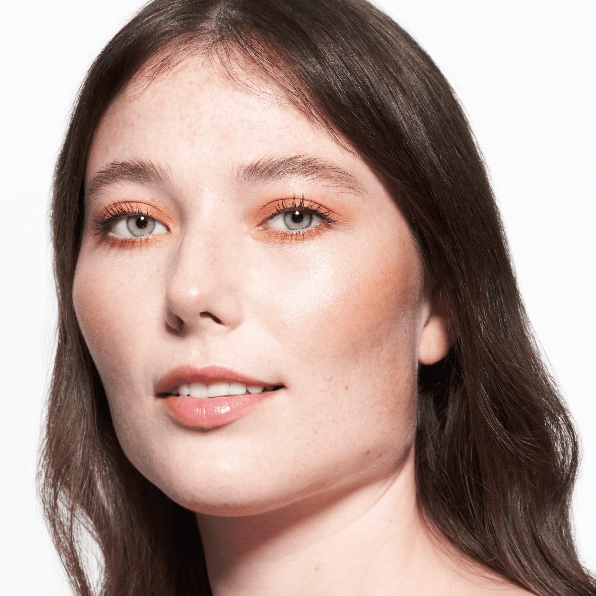 Compre Catrice Pó bronzeador iluminador Sun Lover Glow Sun-kissed ...