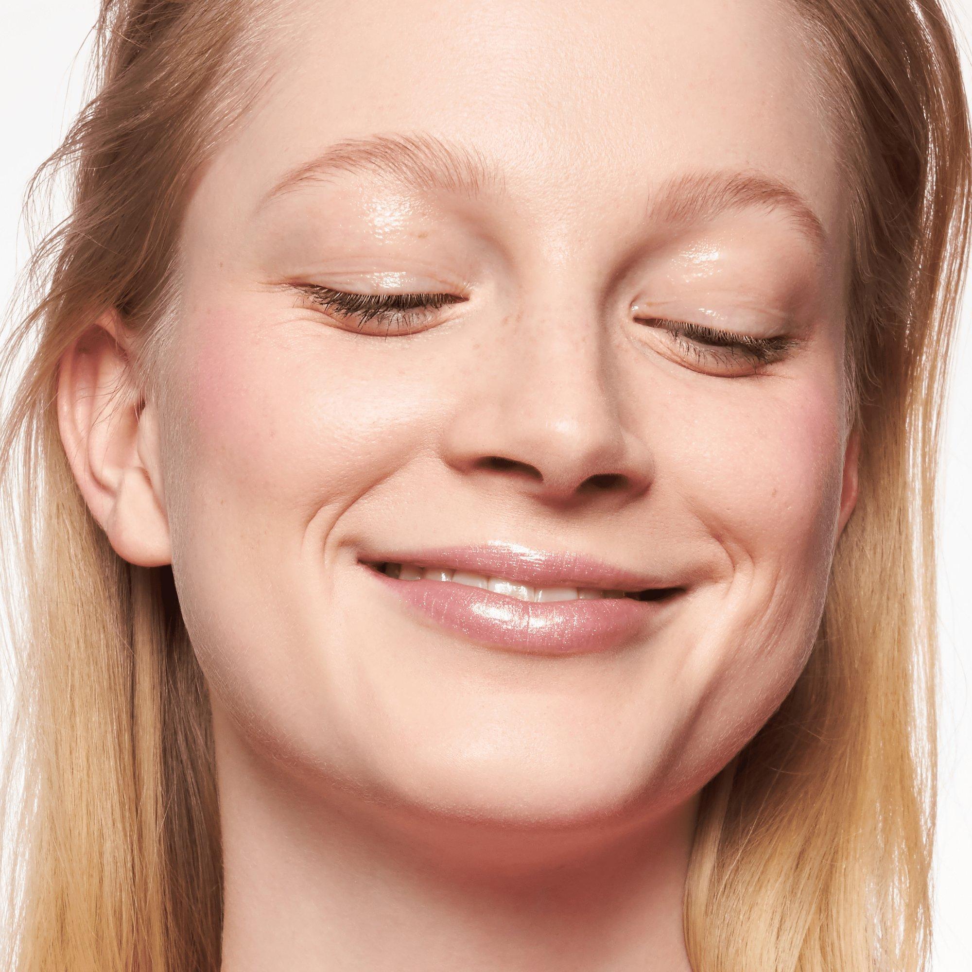 Acquista essence FONDOTINTA NATURAL MATTE MOUSSE online