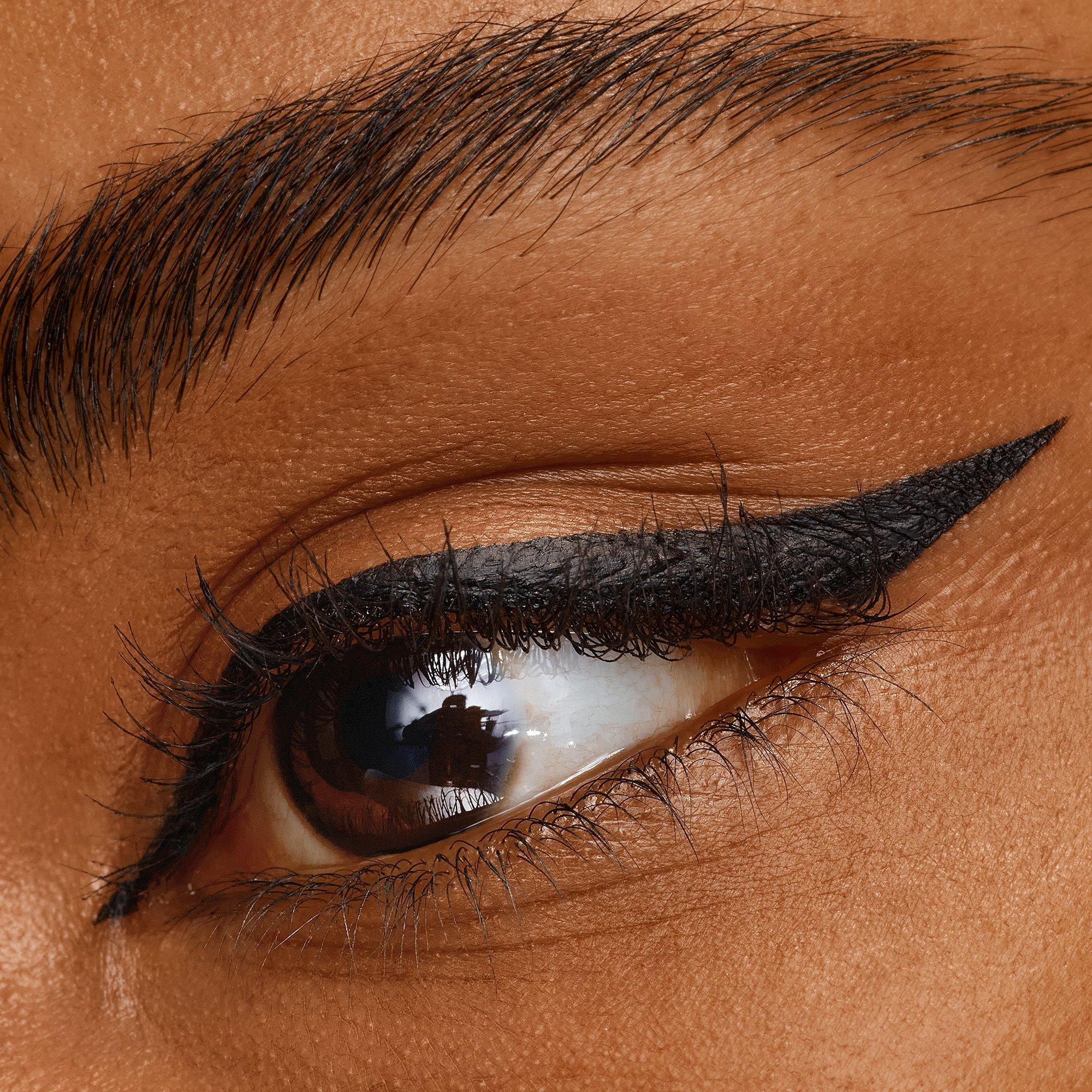 24h Brush Liner eyeliner