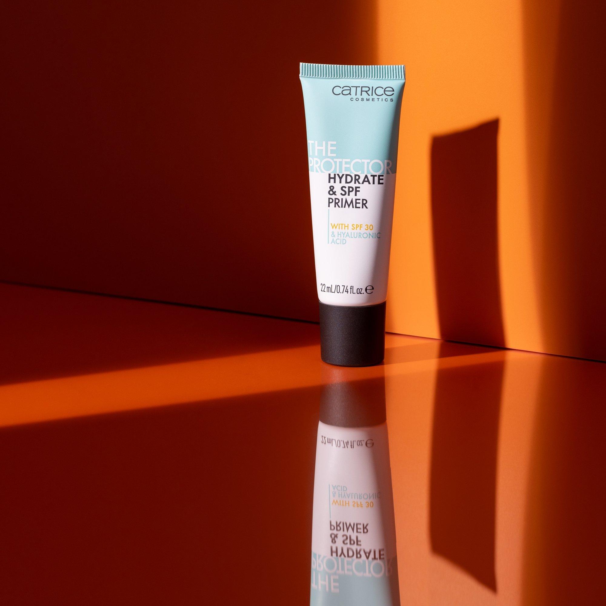 A Protector Hydrate & SPF Primer hidratáló és fényvédő alapozó