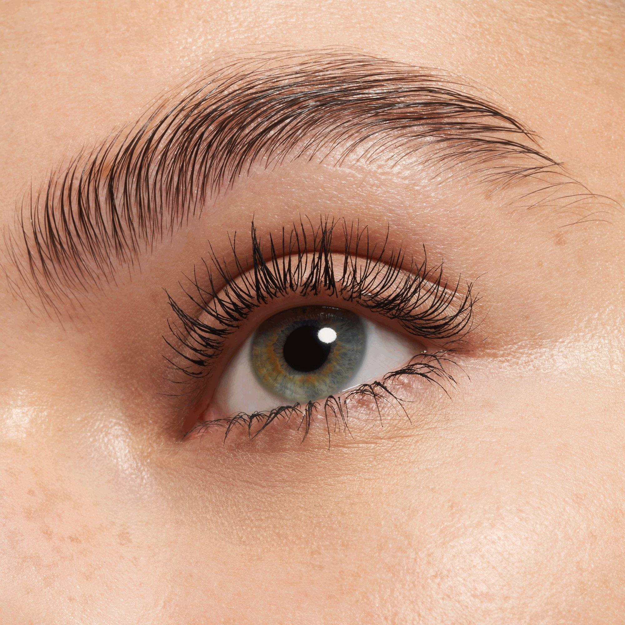 maximum DEFINITION waterproof volume mascara